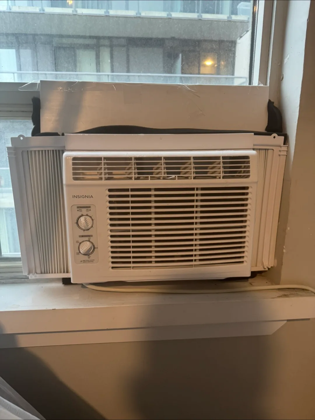 Insignia 5,000 BTU Window A/C – Lightly Used thumbnail