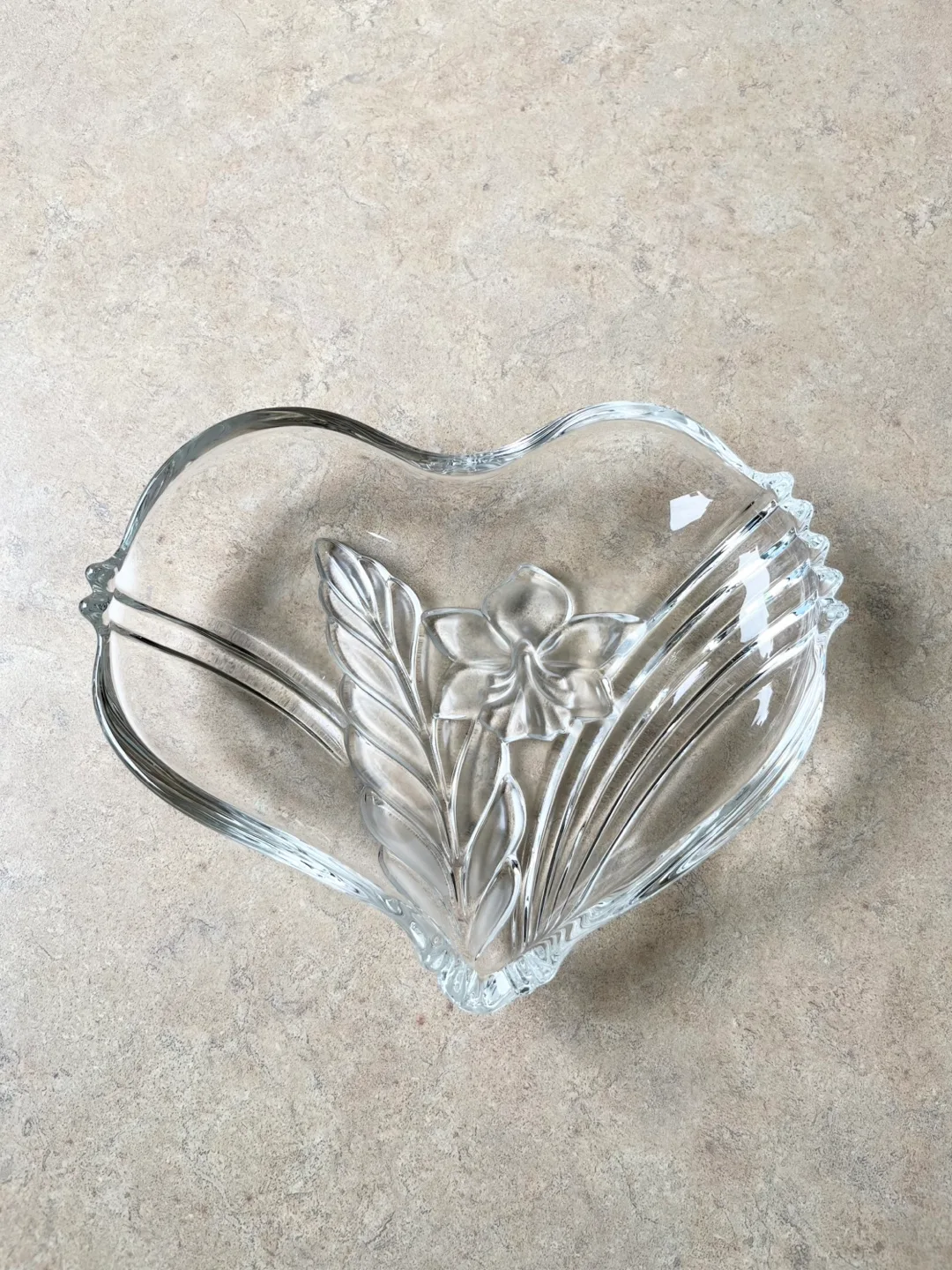 Heart Shaped Glass Plate thumbnail