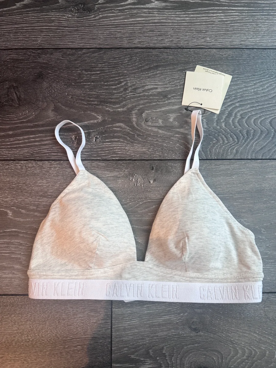BRAND NEW Calvin Klein Lightly Lined Triangle Bra thumbnail