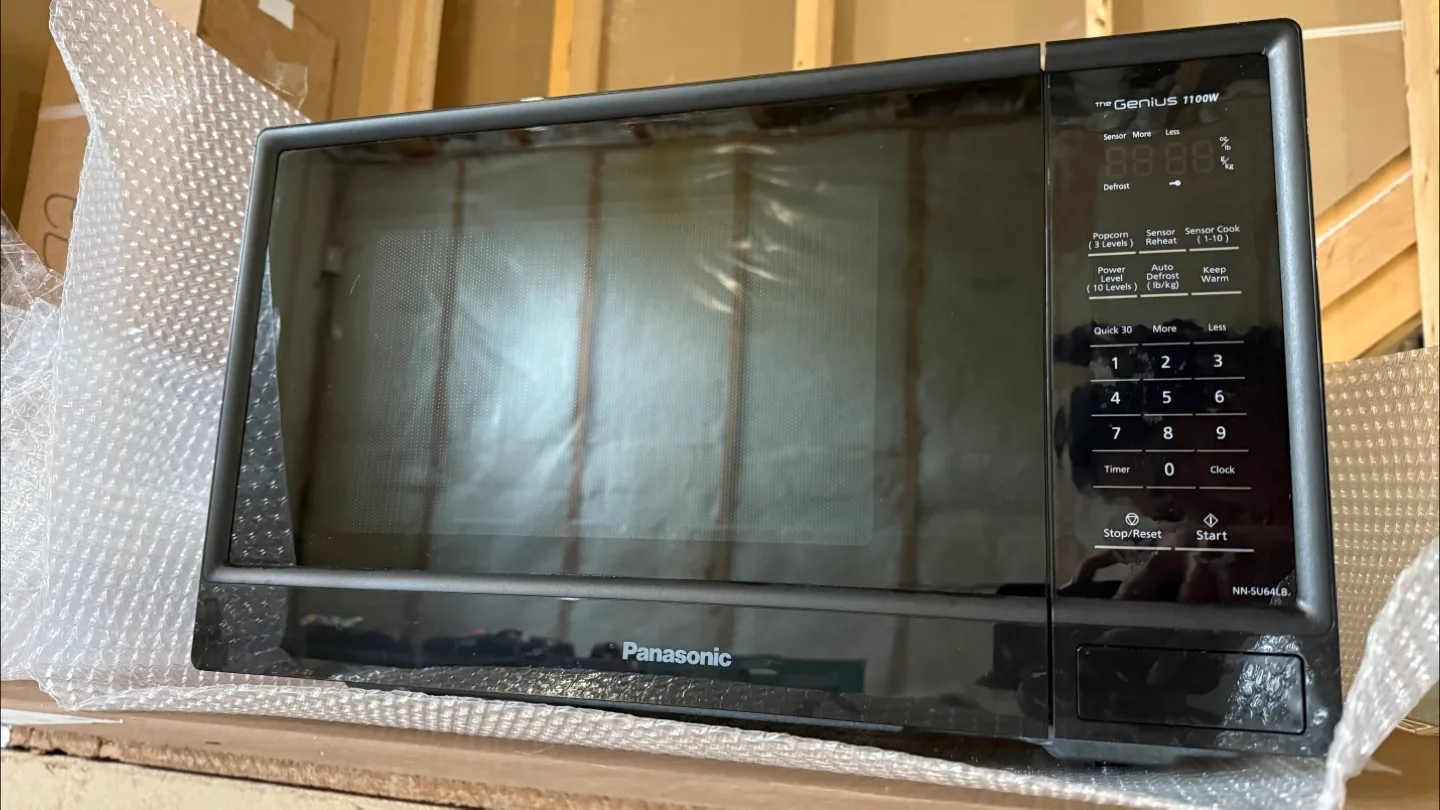 Panasonic The Genius 1100W Microwave - Black thumbnail