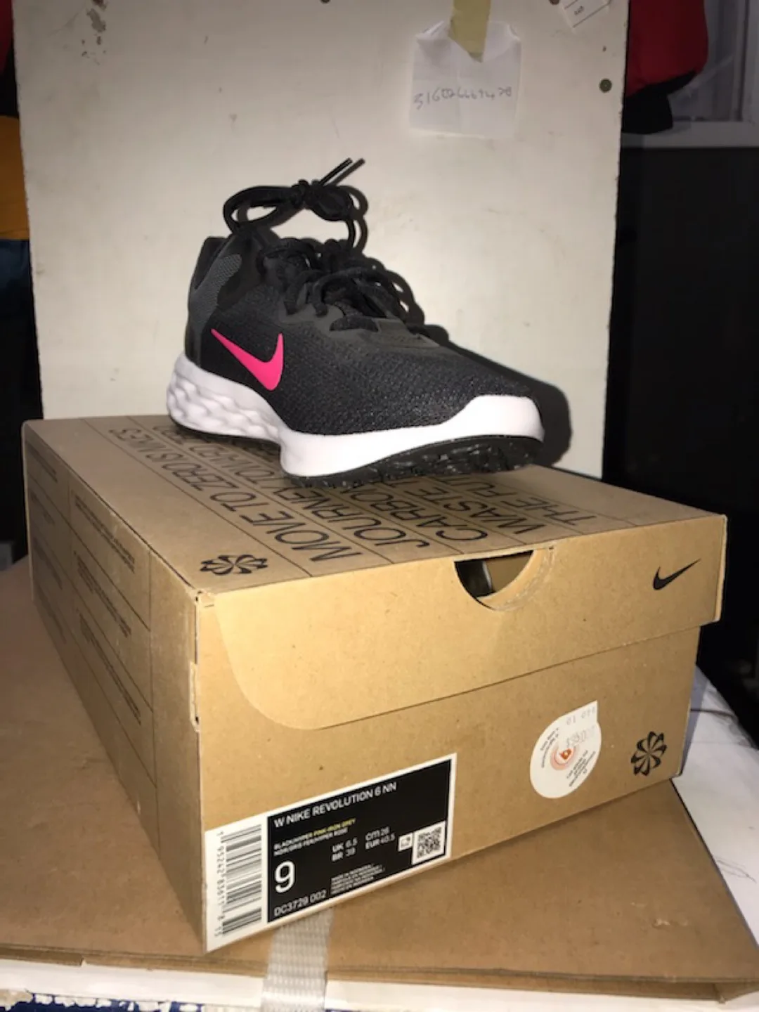 NIKE REVOLUTION - Women’s Size 6 NN image indicator(3)