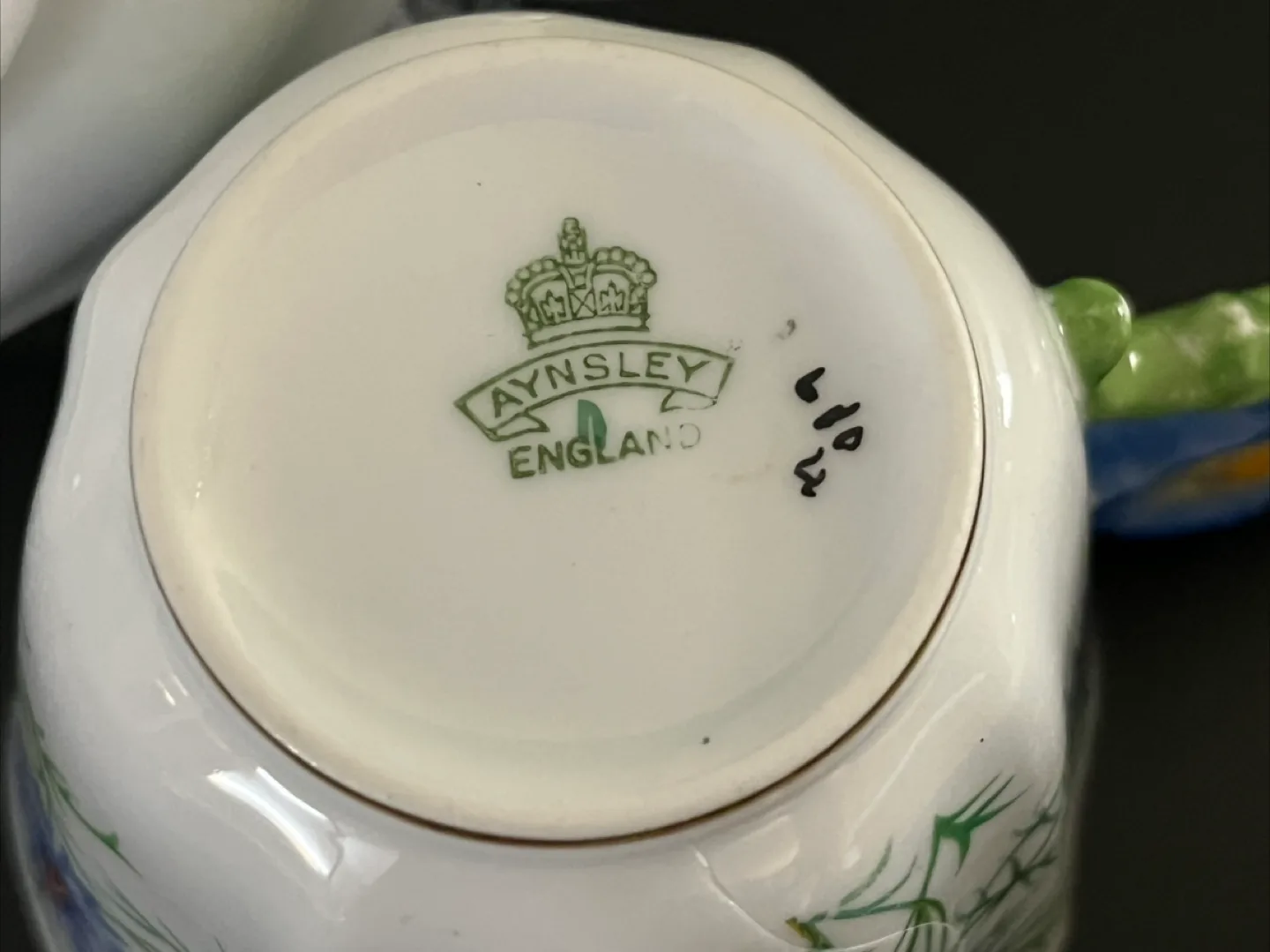 Aynsley England Teacup and Saucer Set 🇨🇦 image indicator(3)