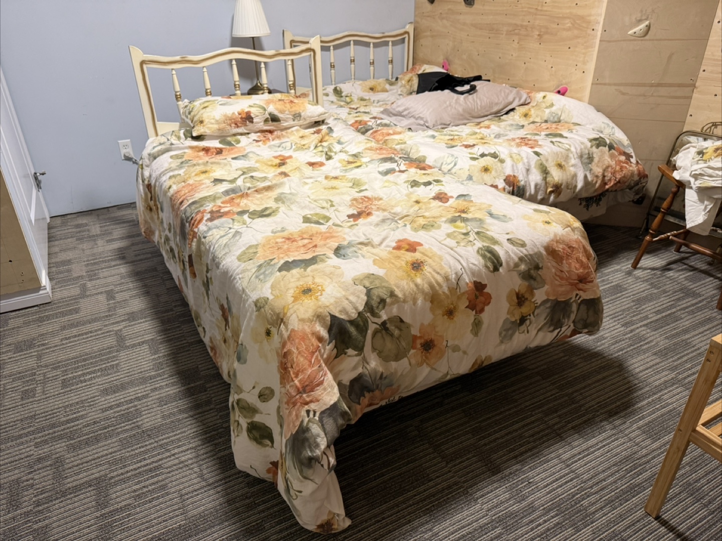 Floral Twin Bed Frame & Bedding Set