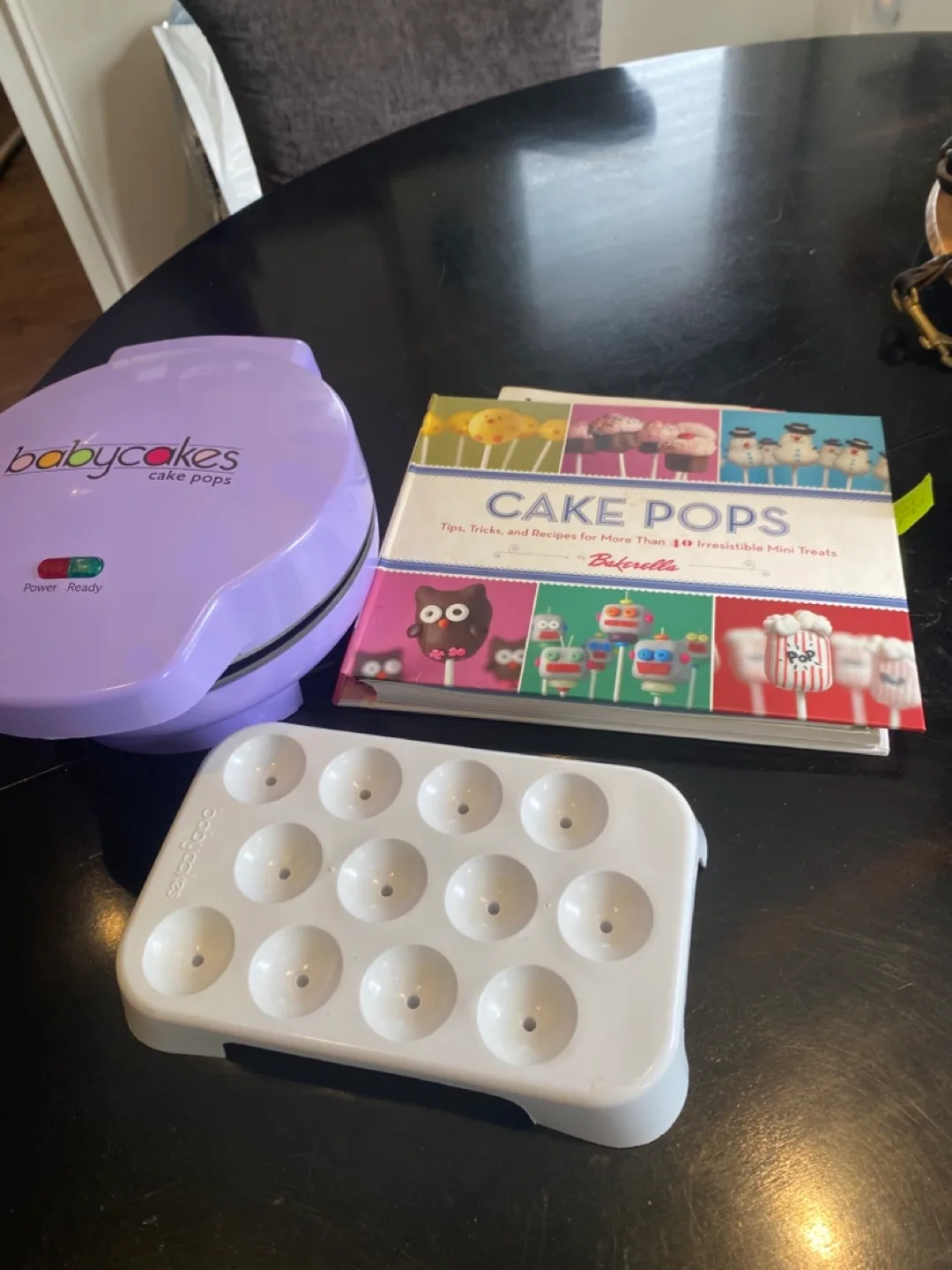 Babycakes Cake Pops Maker with Bakerella Cookbook thumbnail