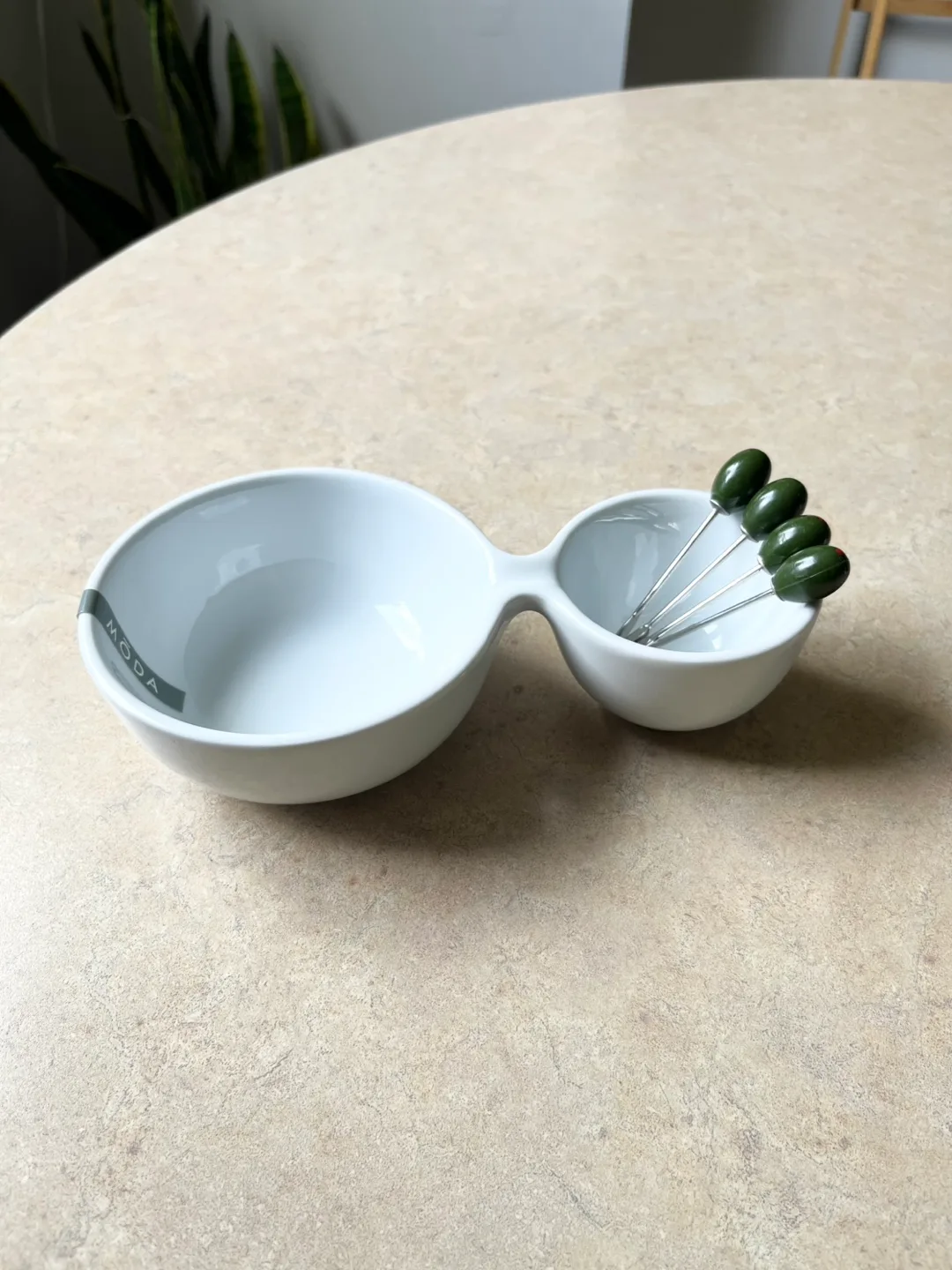 2 Bowl Dish with 4 picks thumbnail
