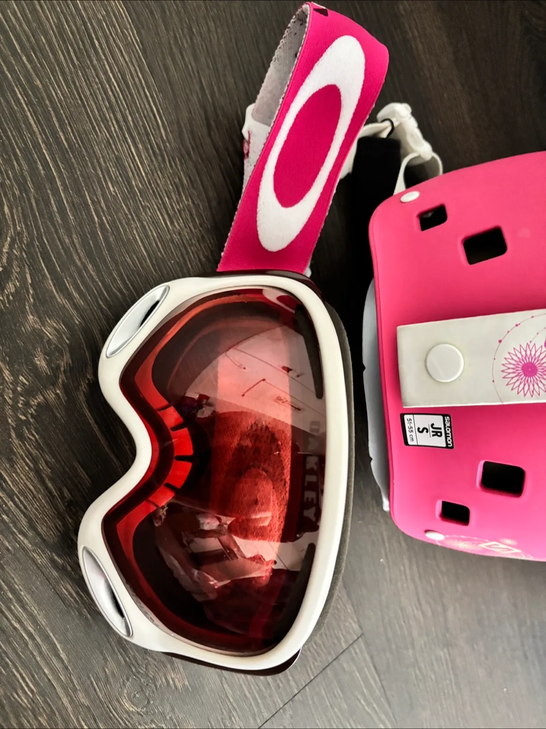 Salomon JR Ski Helmet and Oakley Ski Goggle image indicator(5)