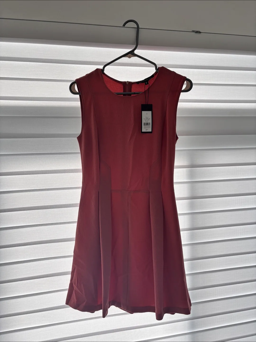 Women’s Dresses thumbnail