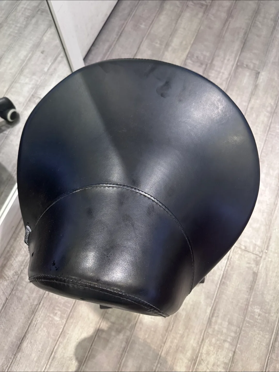 Black Saddle Stool image indicator(3)