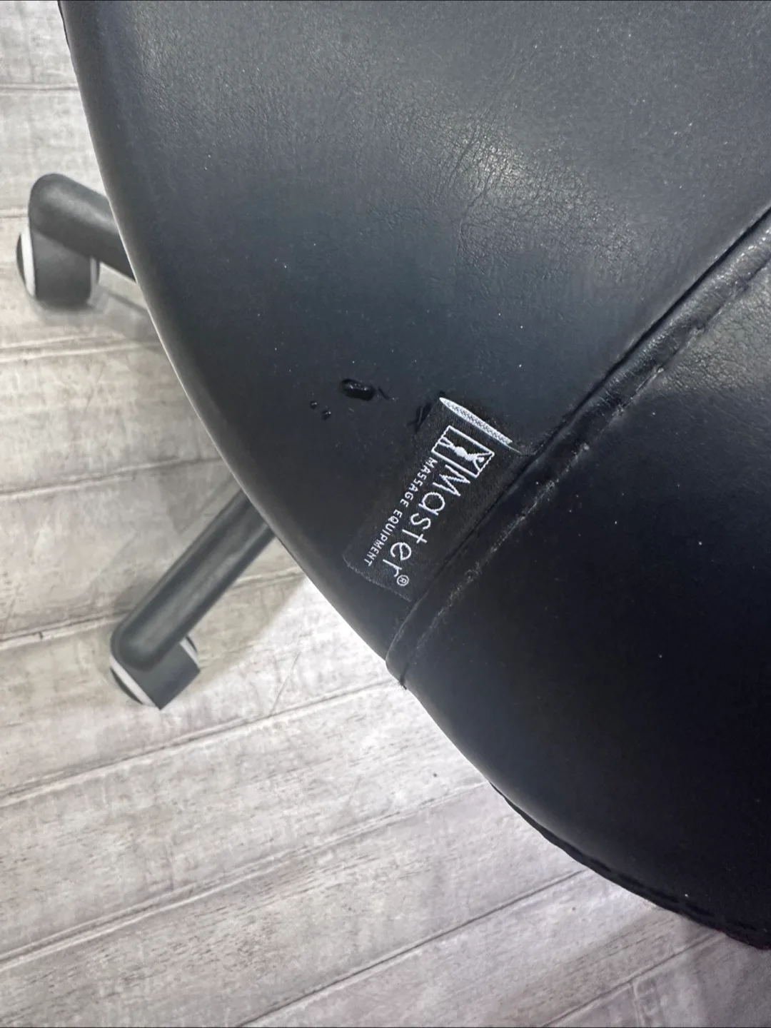 Black Saddle Stool image indicator(8)