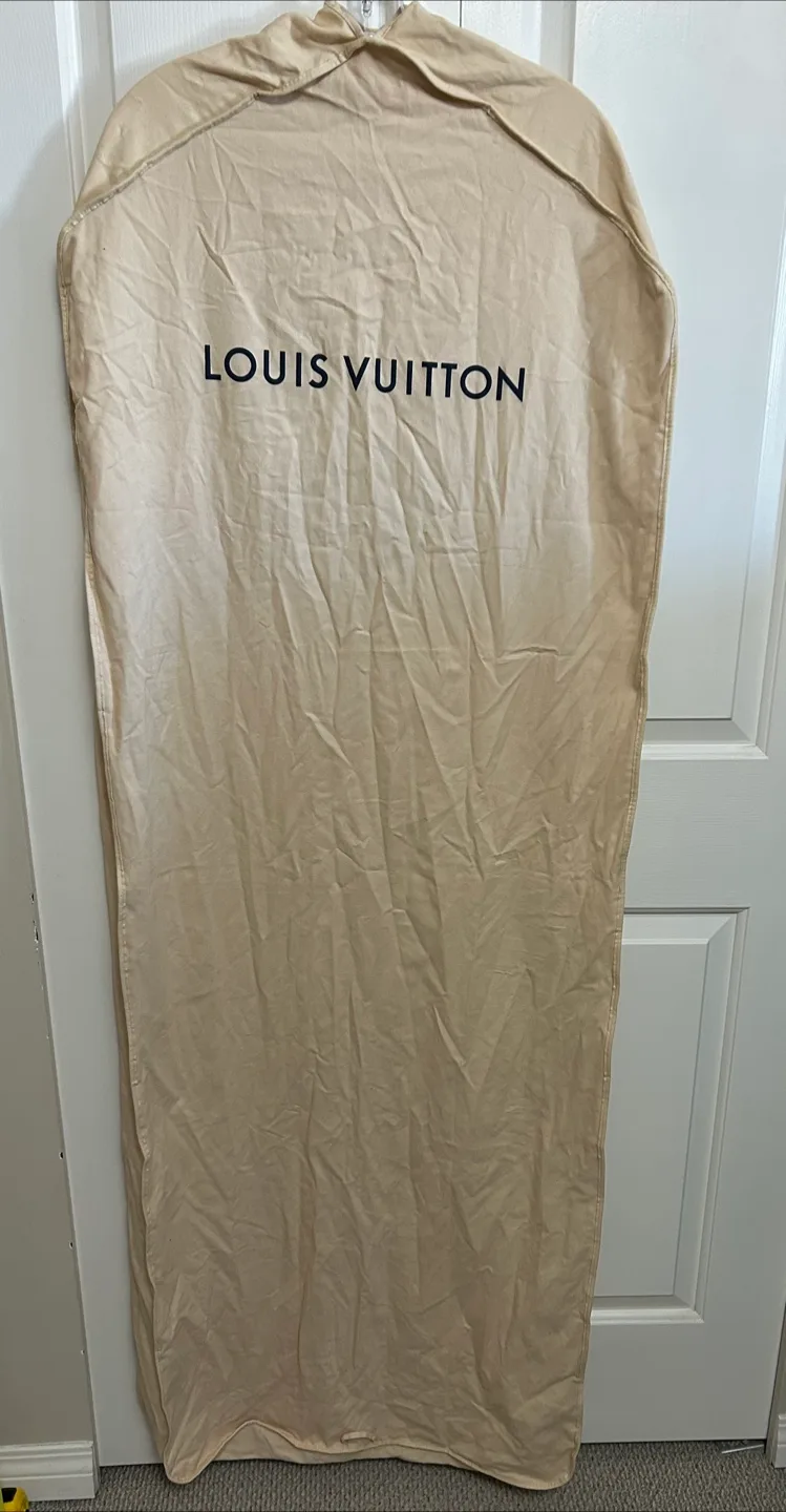 Authentic Louis Vuitton Garment Bag - Beige Cotton image indicator(2)