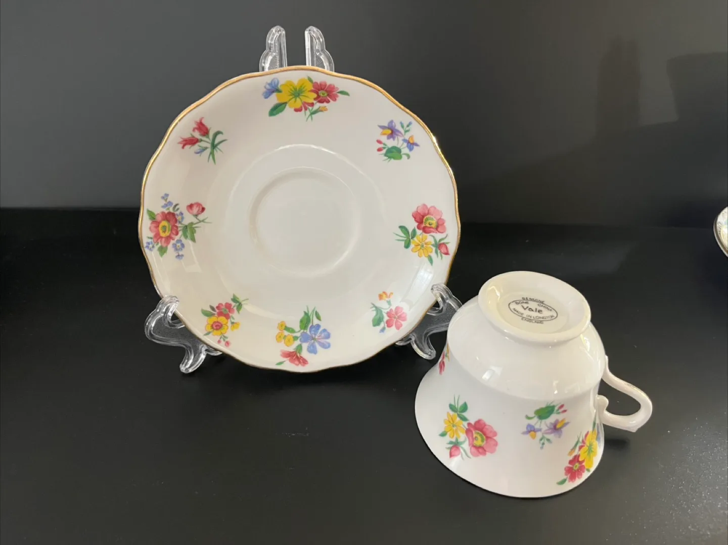 Vale Bone China Tea Cup & Saucer Set image indicator(2)