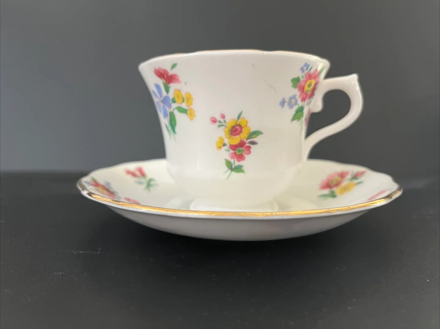 Vale Bone China Tea Cup & Saucer Set image indicator(6)