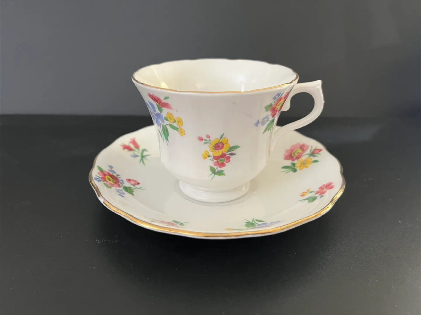 Vale Bone China Tea Cup & Saucer Set image indicator(7)