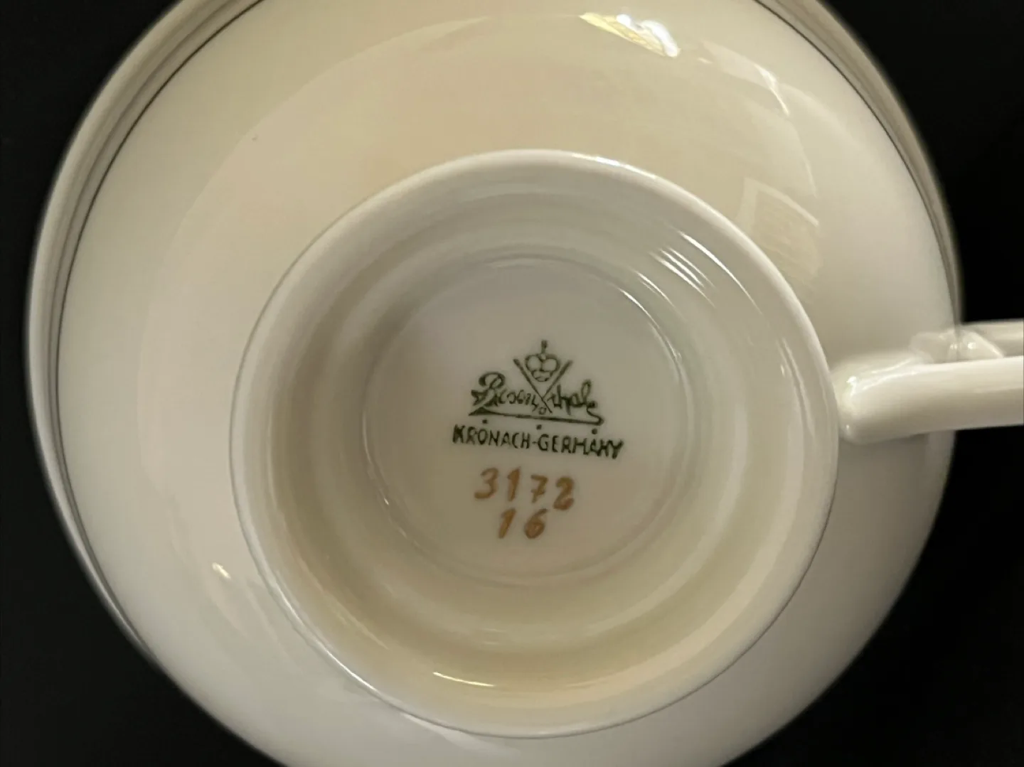 Set of 3 Vintage Tea Cups image indicator(10)