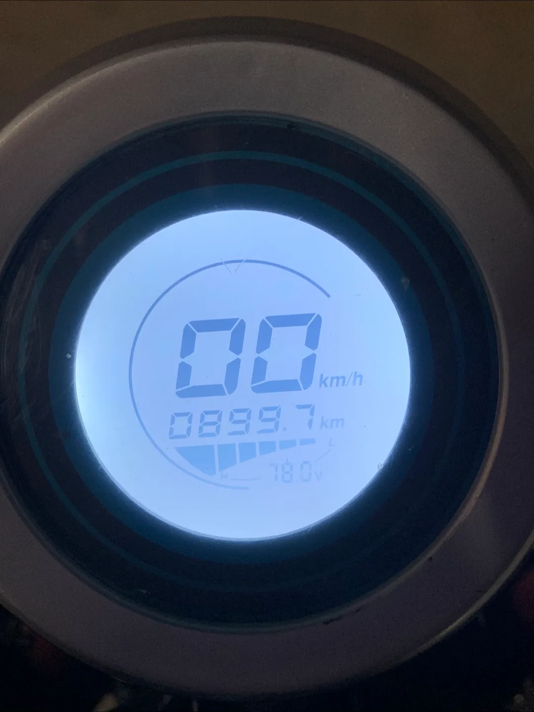 Rawatron Electric Motorcycle - 899.7 km image indicator(5)