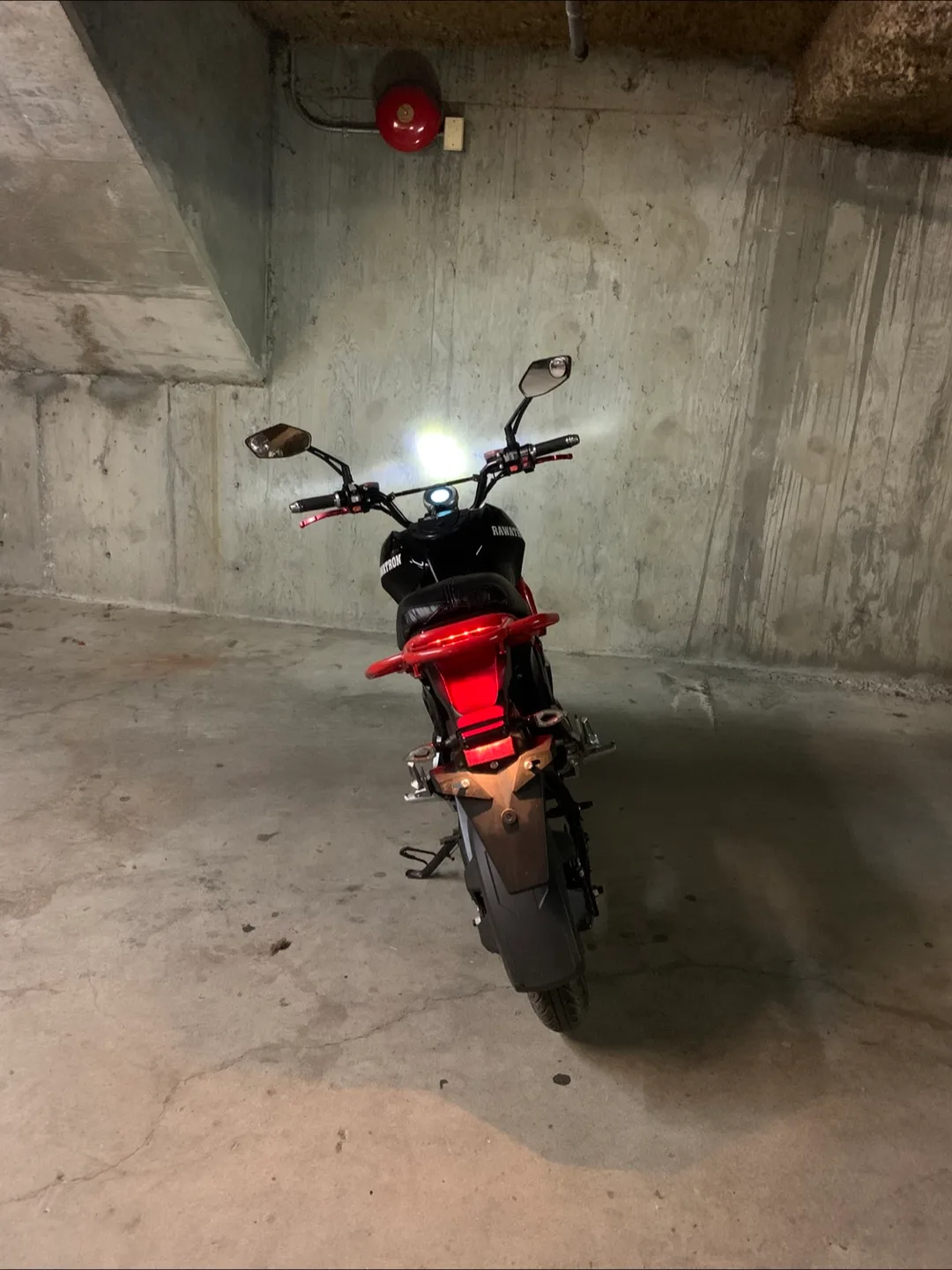 Rawatron Electric Motorcycle - 899.7 km image indicator(4)