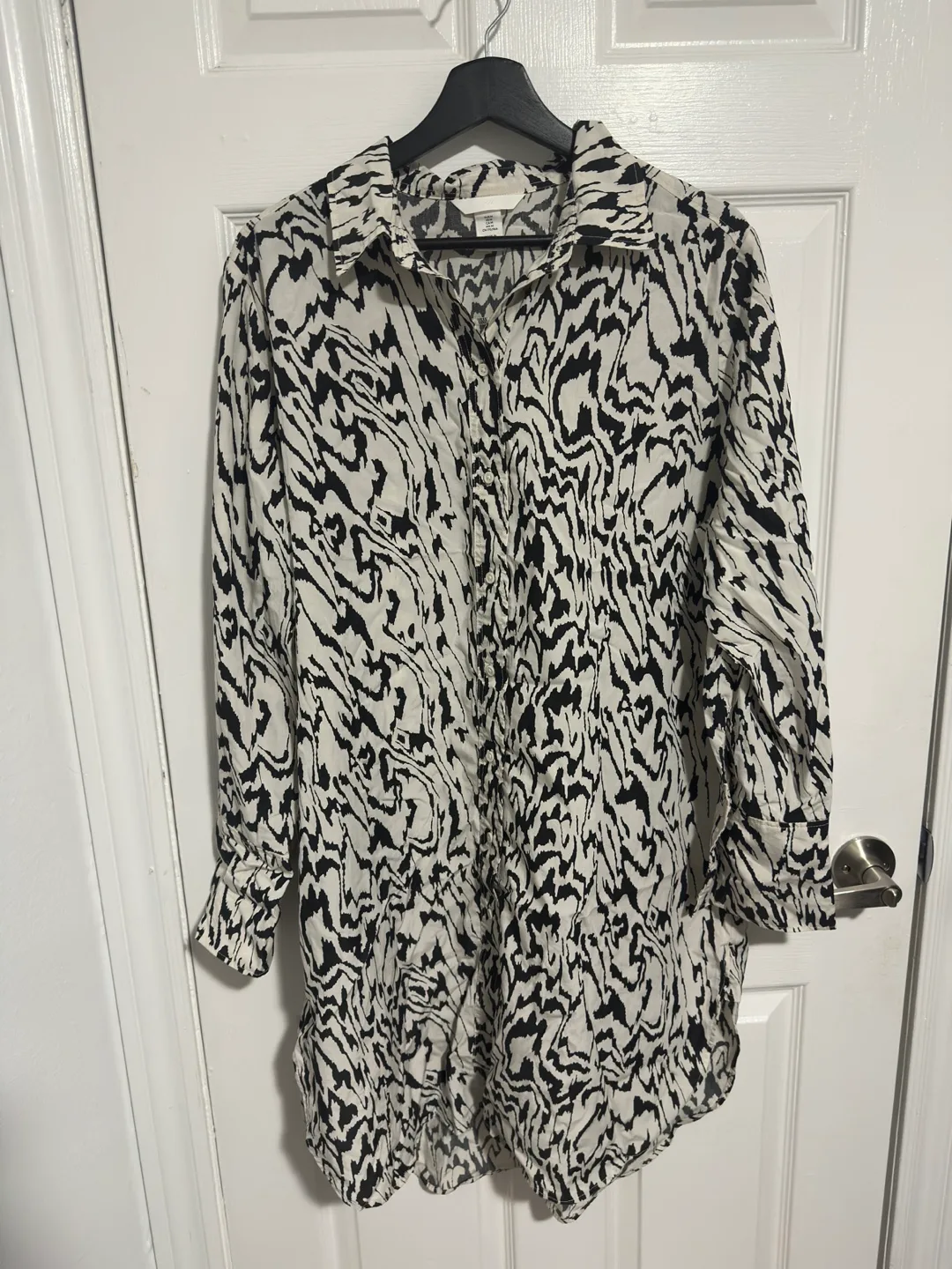 H&M Patterned Shirt Dress - Size M thumbnail
