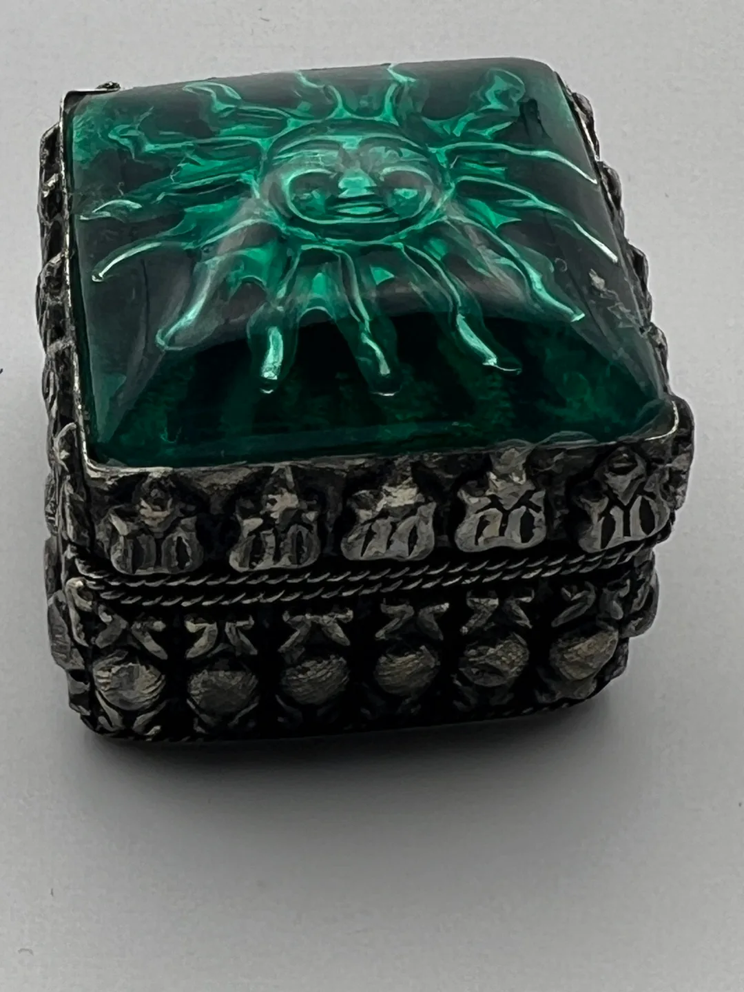 Vintage Silver Trinket Box image indicator(3)