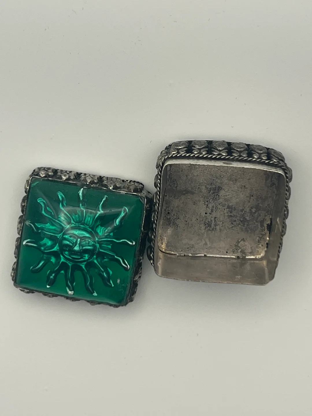 Vintage Silver Trinket Box image indicator(2)