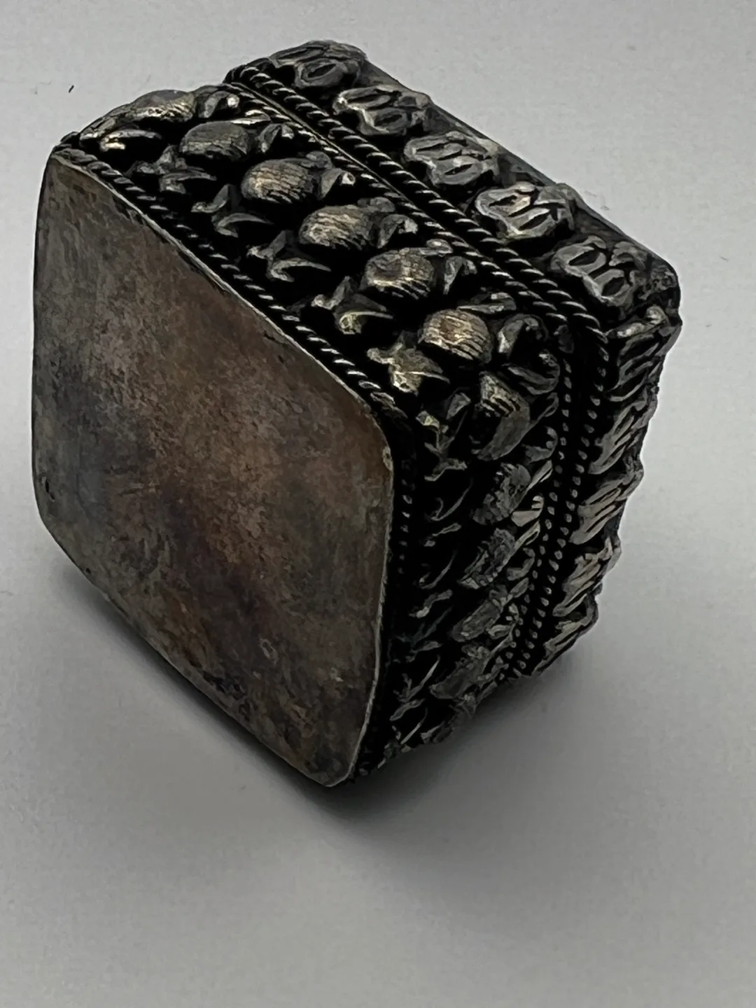 Vintage Silver Trinket Box image indicator(4)