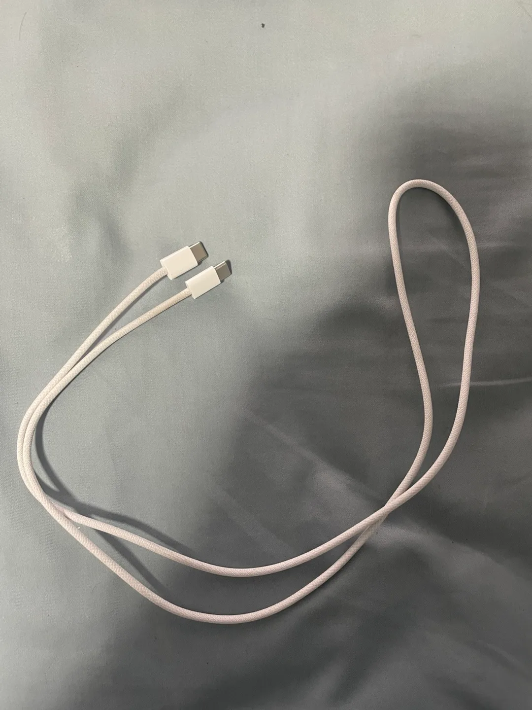 USB-C to USB-C Cable image indicator(2)