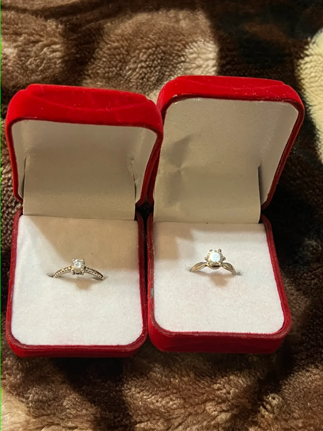 Diamond Ring with Red Box thumbnail