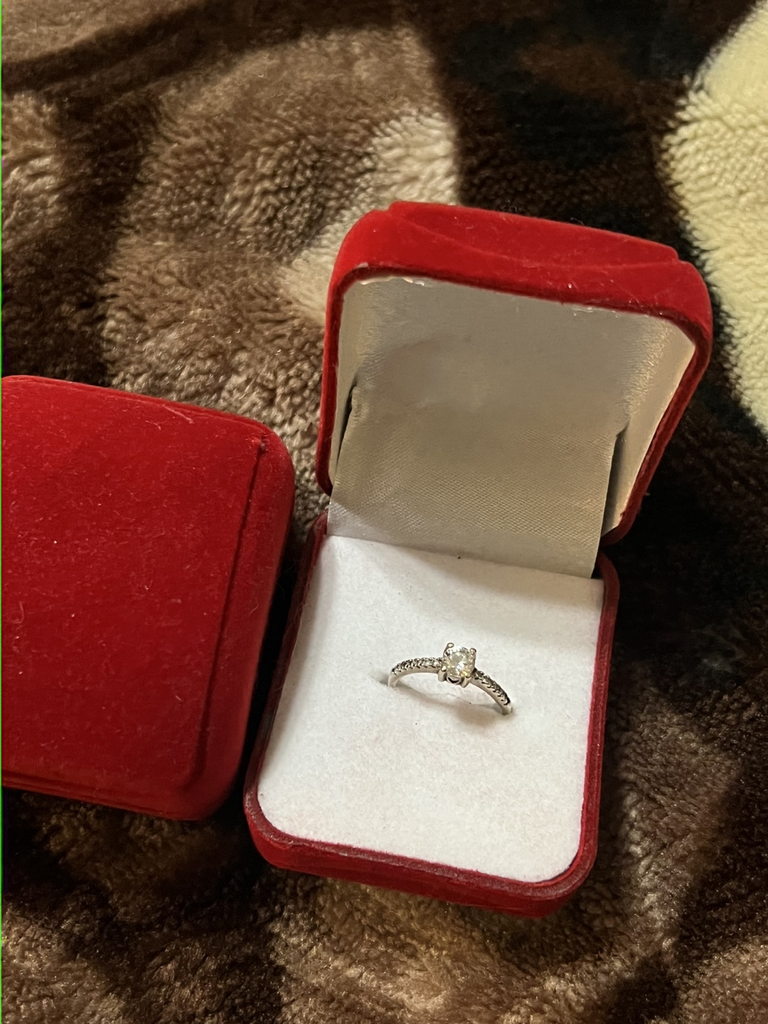Diamond Ring with Red Box - photo 4