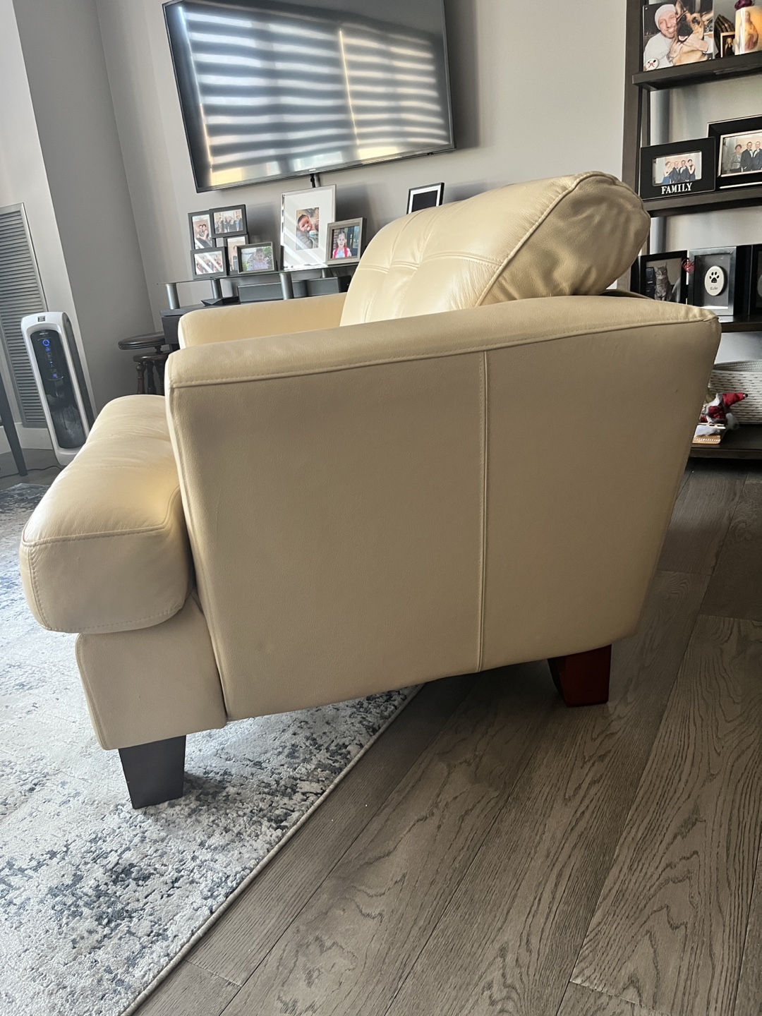 Cream Accent Chair - photo 3