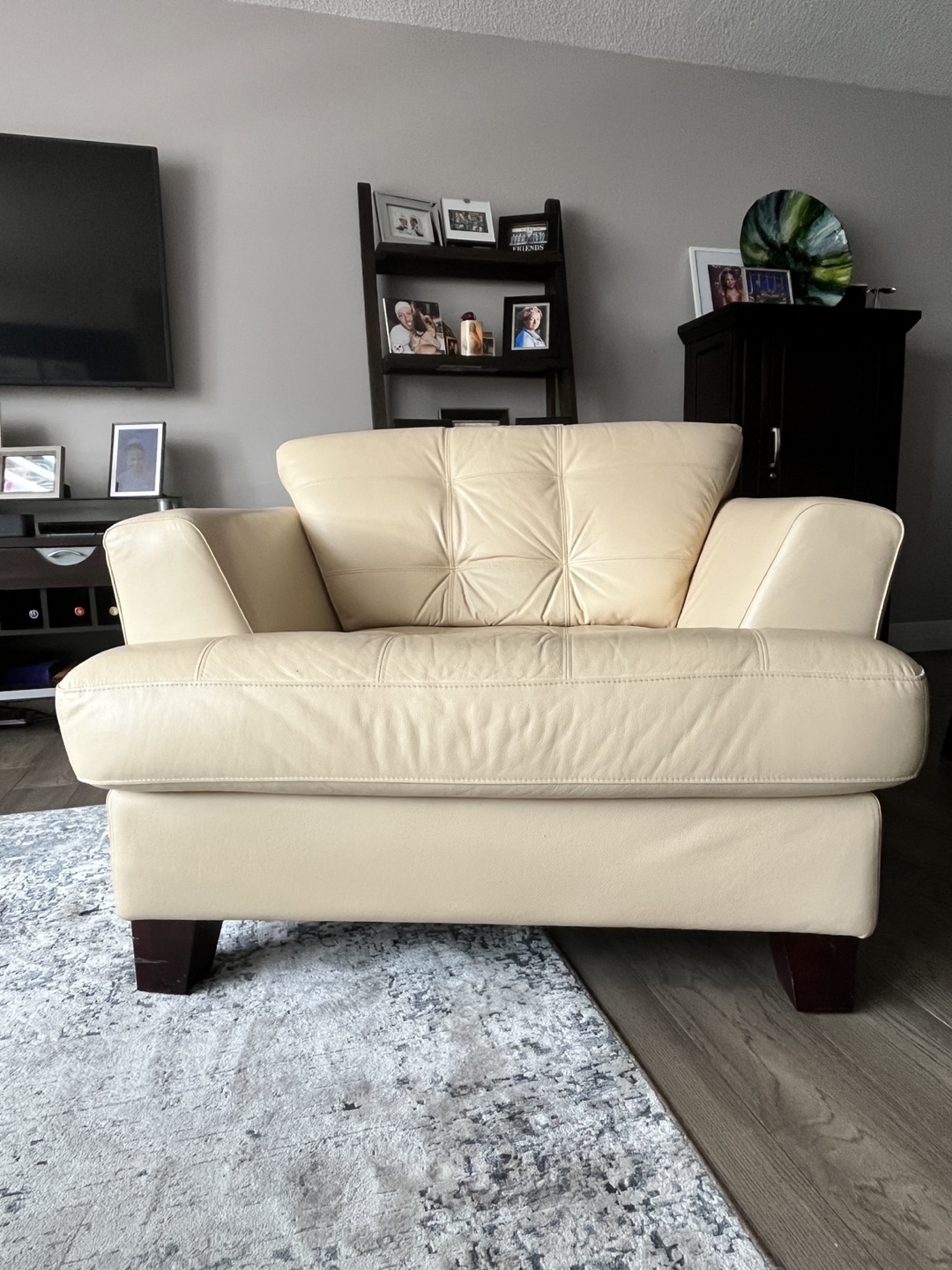 Cream Accent Chair - photo 2