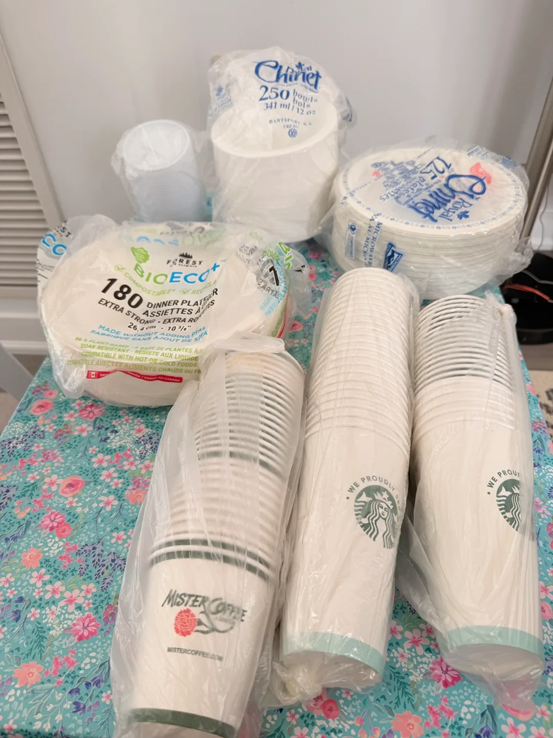 Paper Plates, Bowls, and Cups - Party Supplies thumbnail
