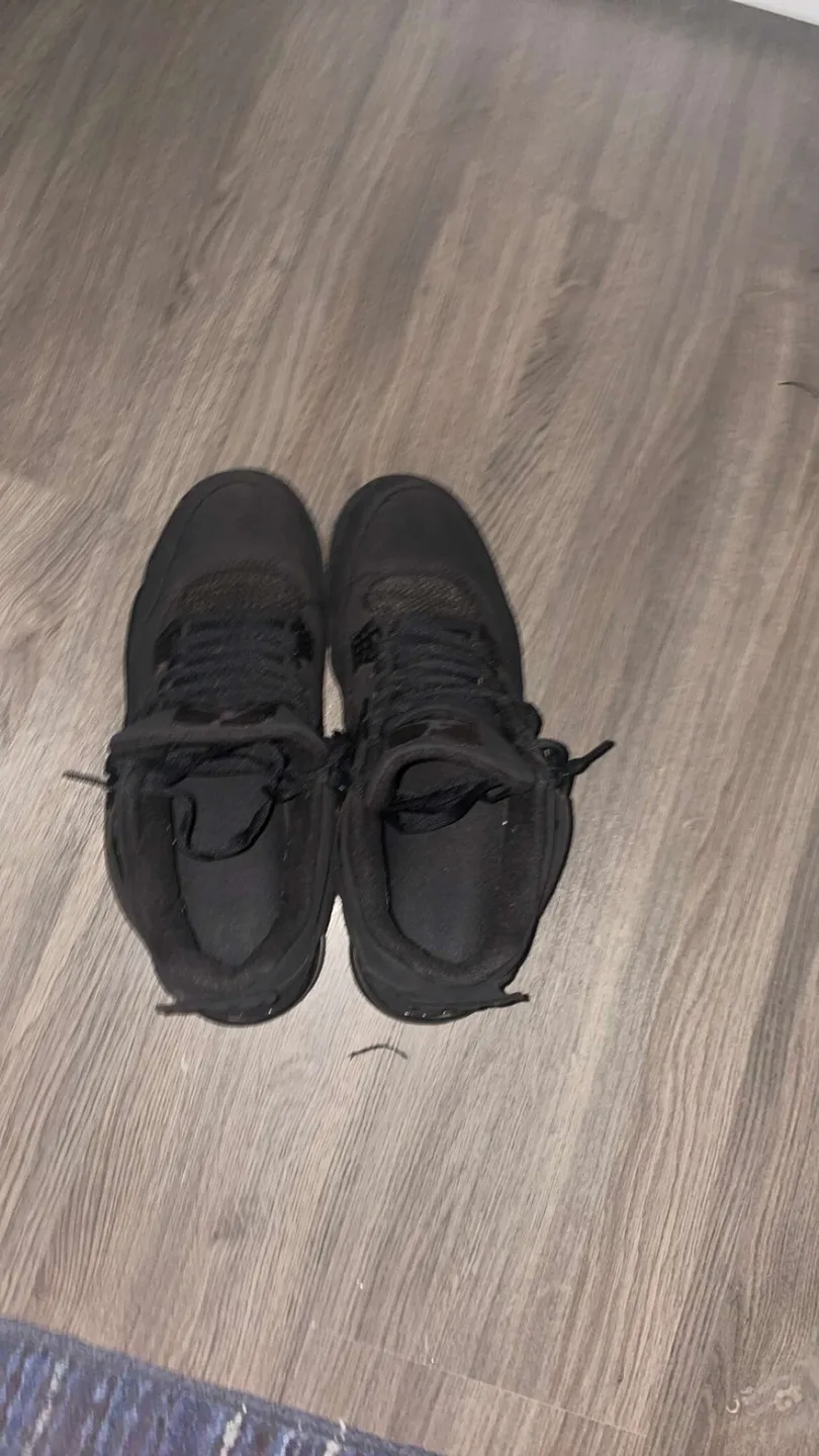 Air Jordan 4 Retro Black Cat image indicator(2)