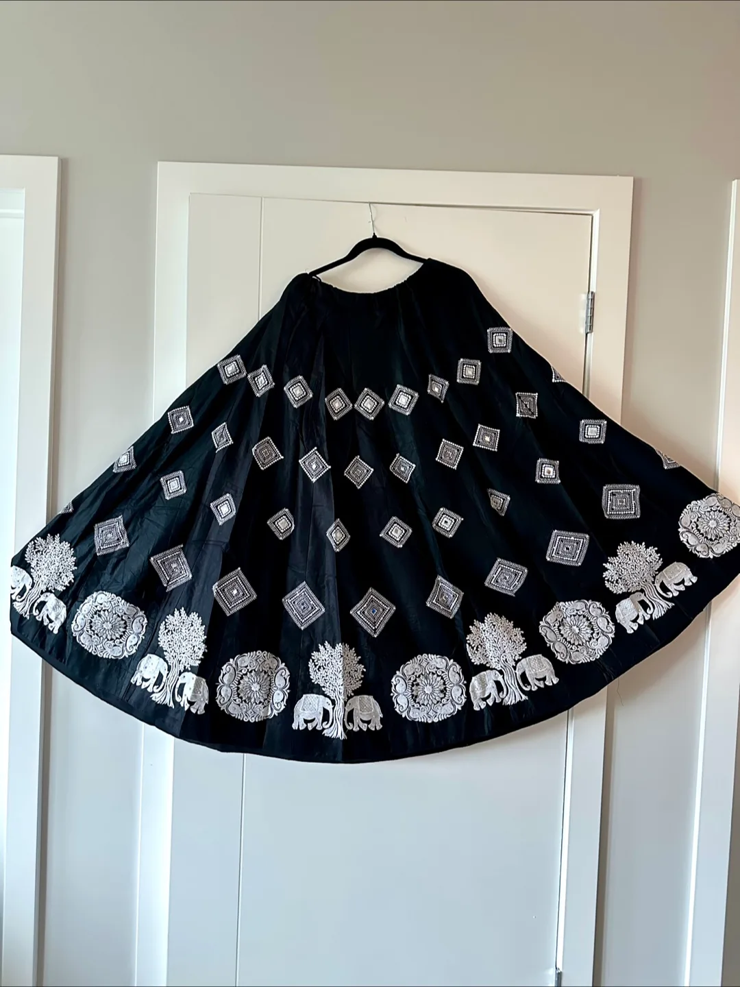 Chaniya choli for Navratri (Traditional ethnic dress) thumbnail