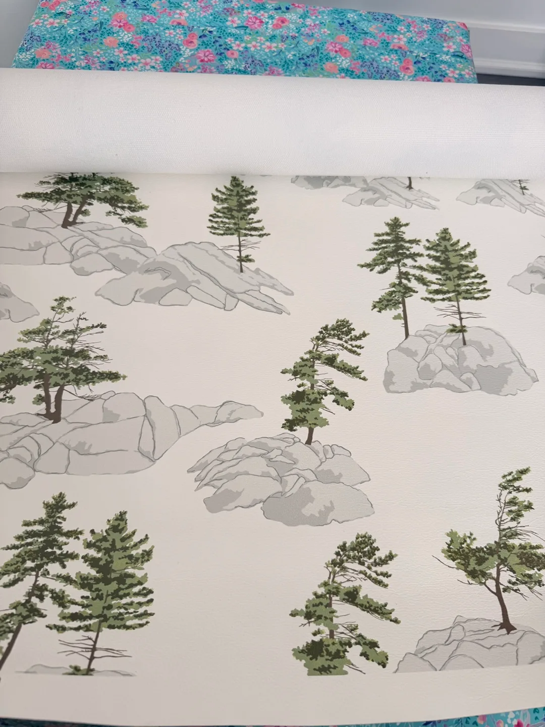 Wallpaper with Mountain and Tree Design image indicator(2)