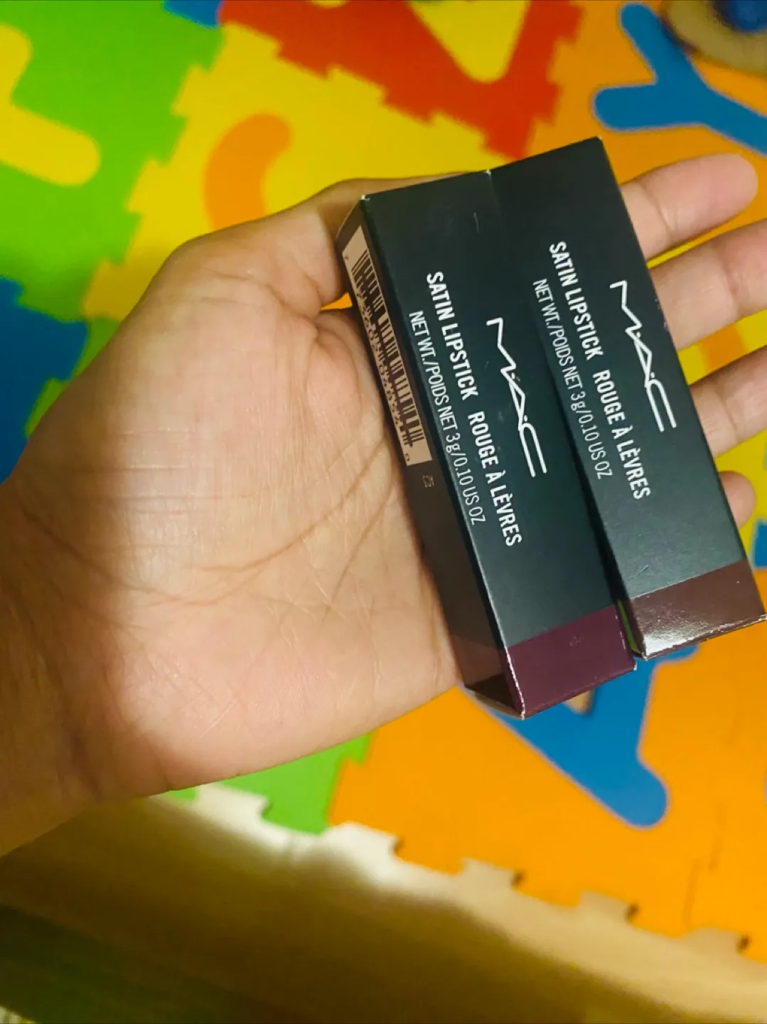 MAC Satin Lipstick - Rebel (819) and film noir (809) image indicator(2)