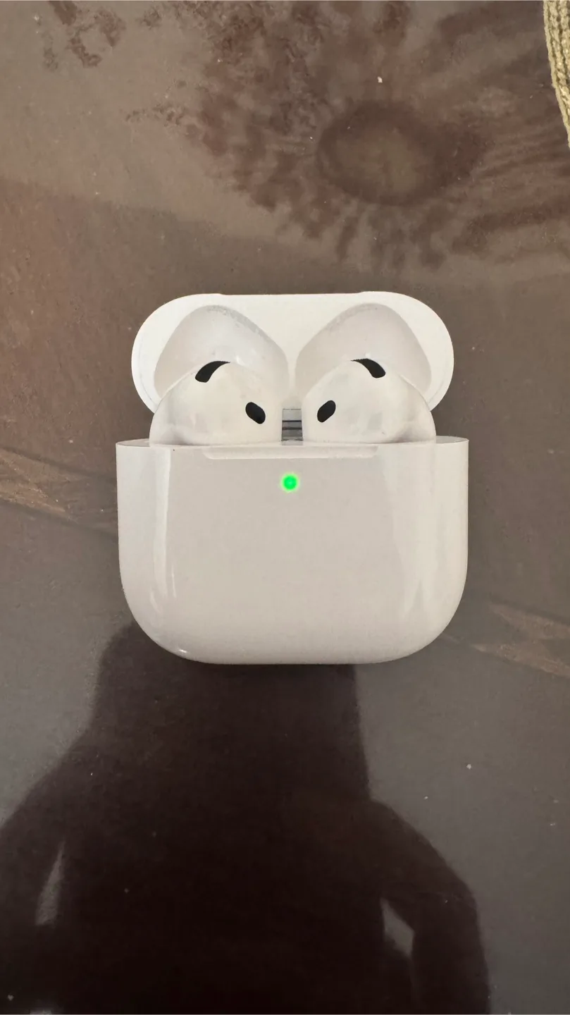 Apple AirPods 4 active noise cancellation thumbnail