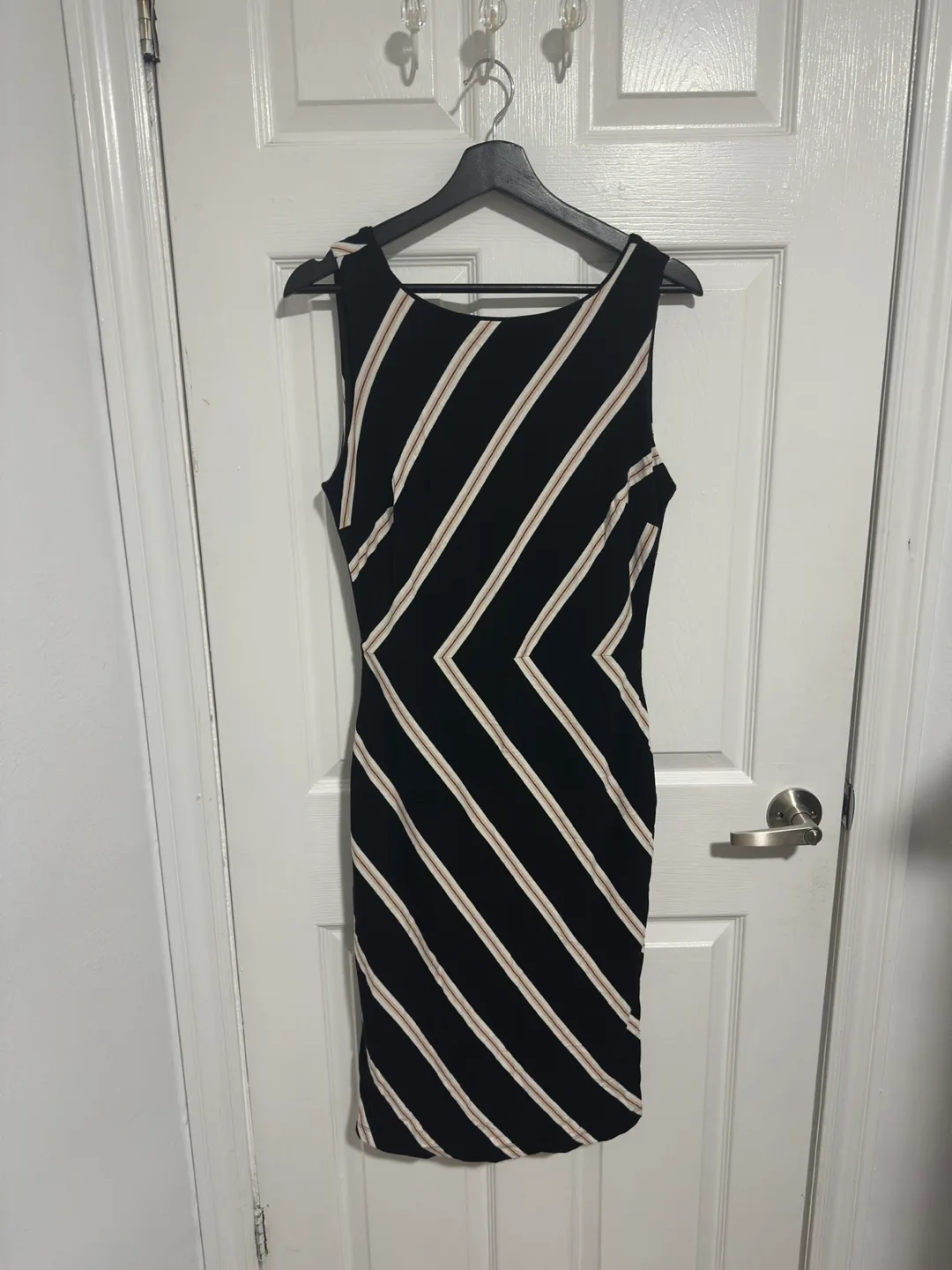 White House Black Market Dress - Size 8 thumbnail