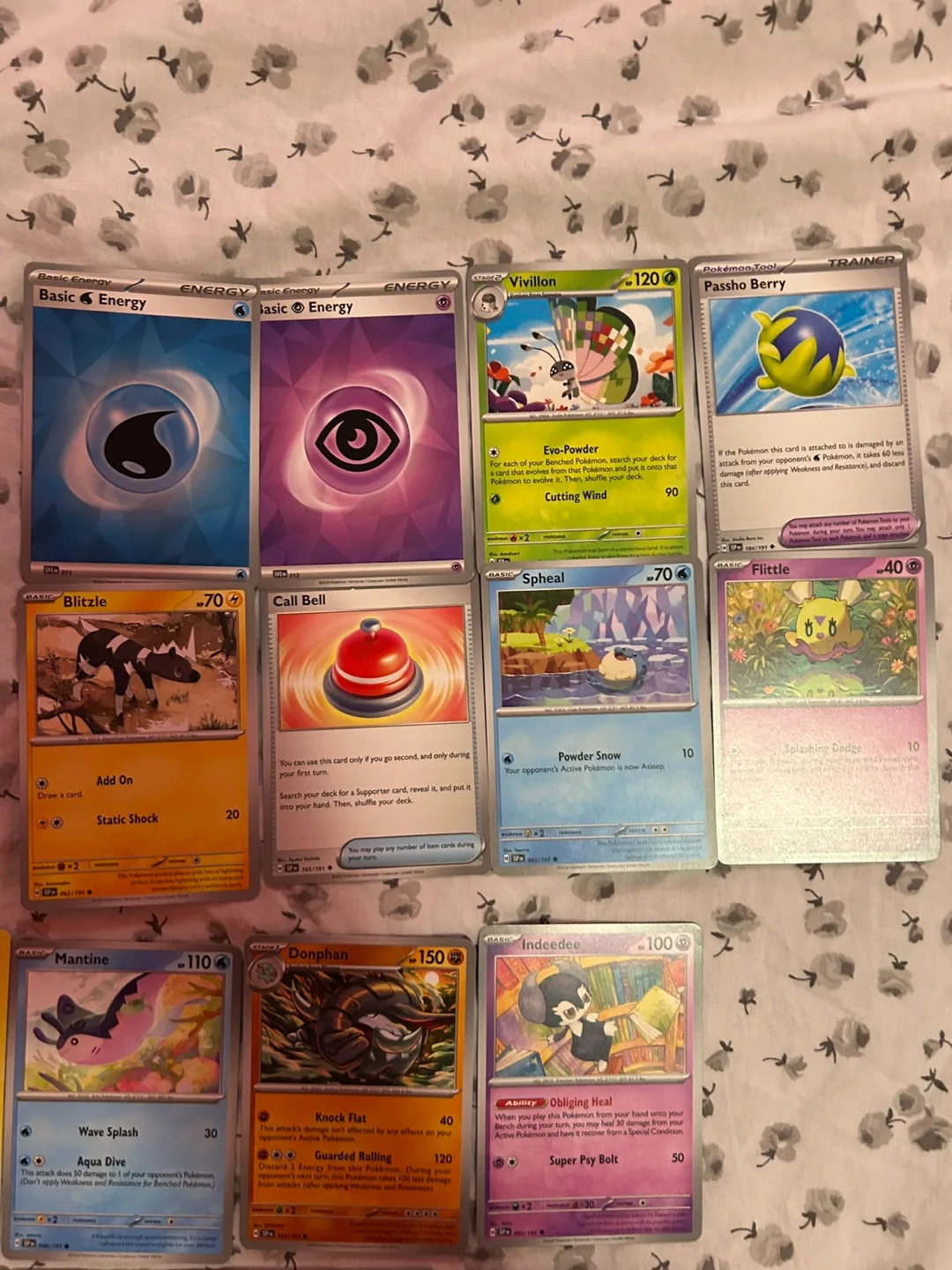Pokemon Trading Cards - Assorted image indicator(3)
