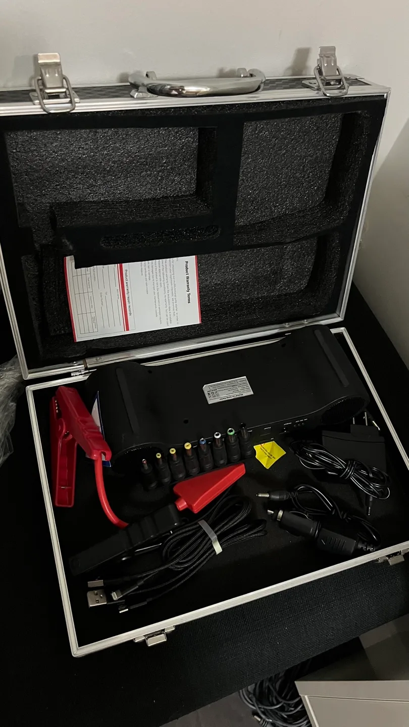 Manual Car Jump Starter with Case thumbnail