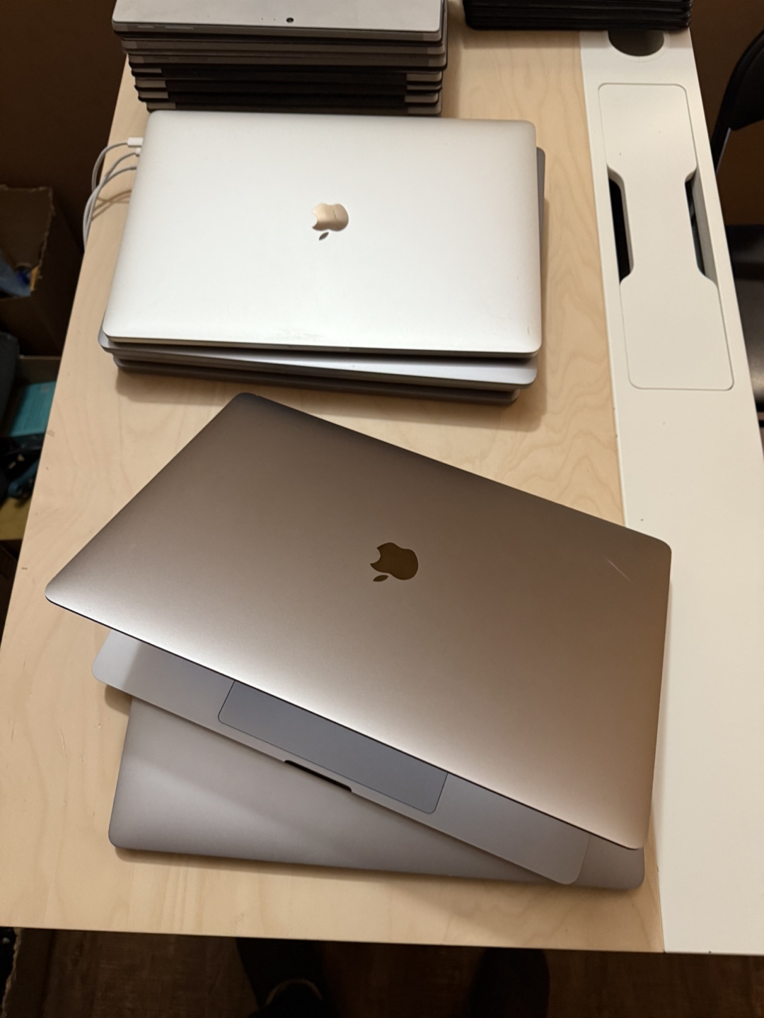 Macbook Pro 2019  Touch Bar Core i7, 4 gb GPU - photo 5