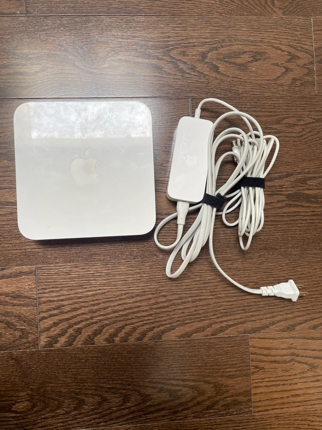 Apple Airport Extreme Base Station A1408 thumbnail