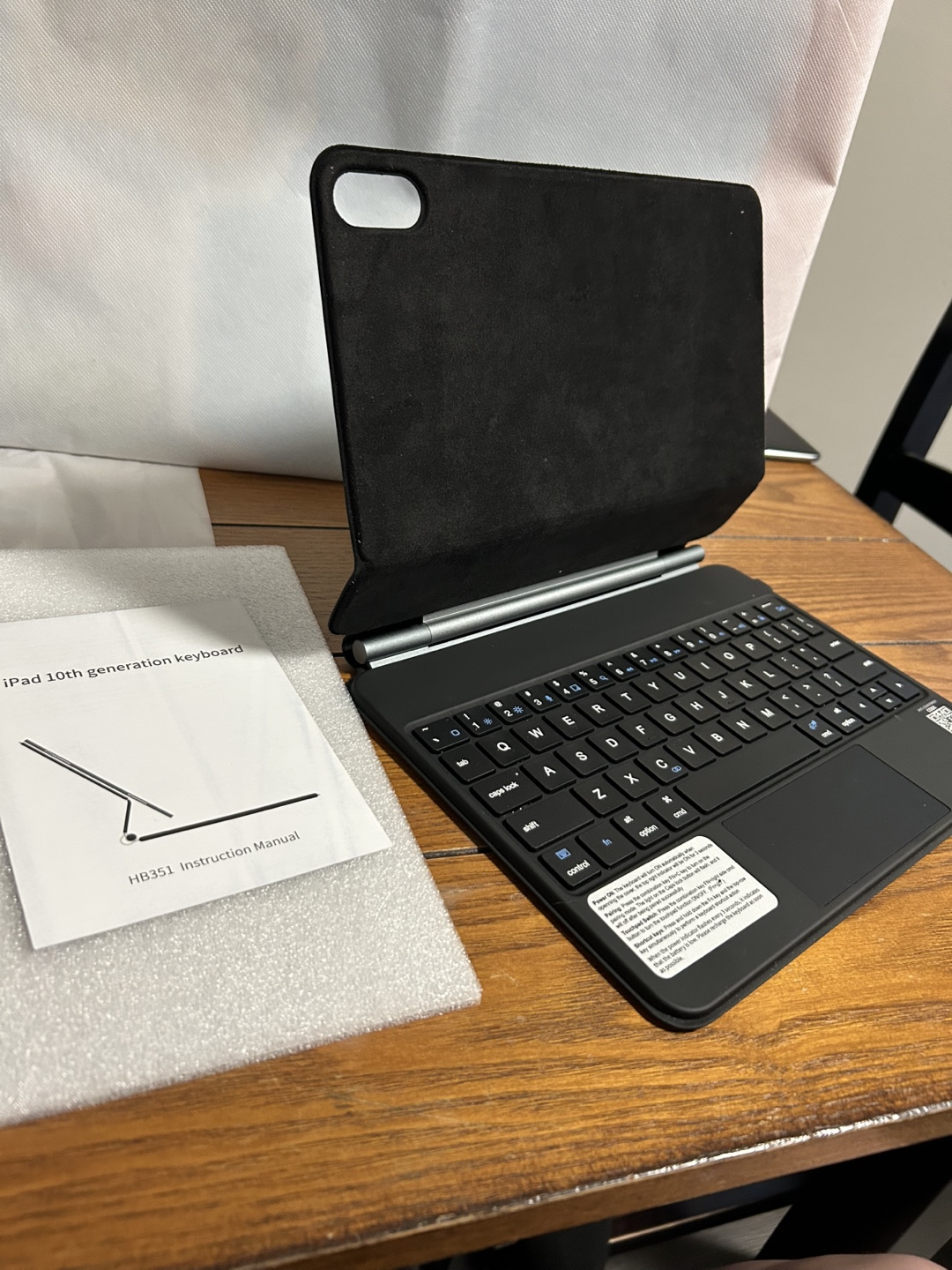 Runelk Magnetic Suspension Keyboard Case for iPad 10th gen - photo 4