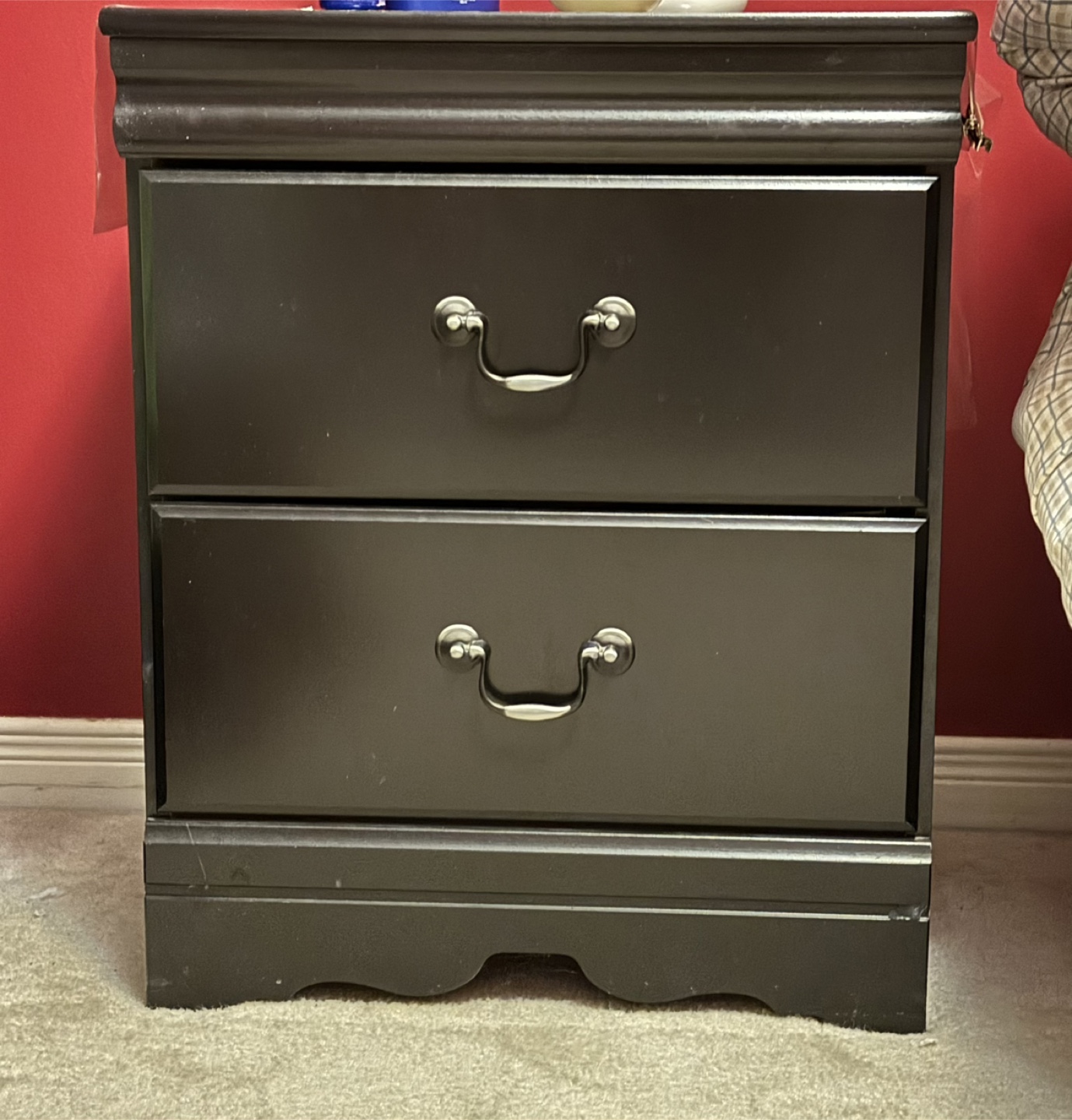 Bedroom Set - Queen Bed + 2 Nightstands - photo 4