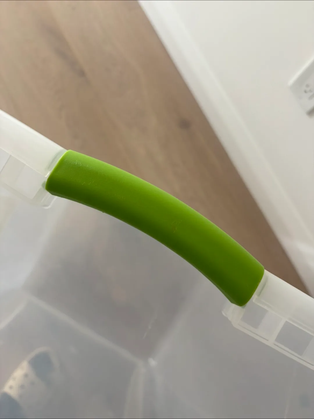 Sterilite Clear Container with Green Latch lid image indicator(4)