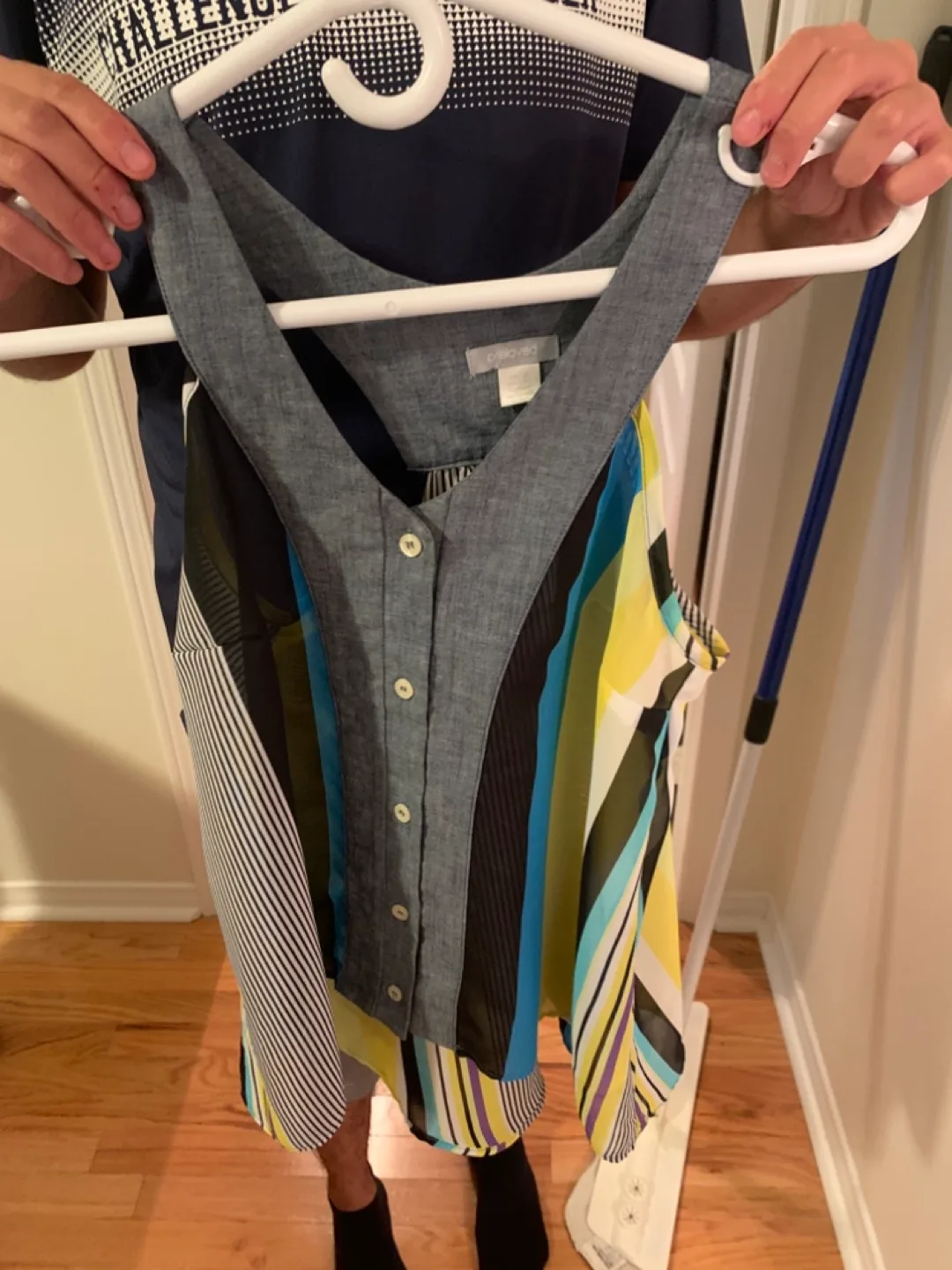 Preloved Sleeveless Blouse thumbnail