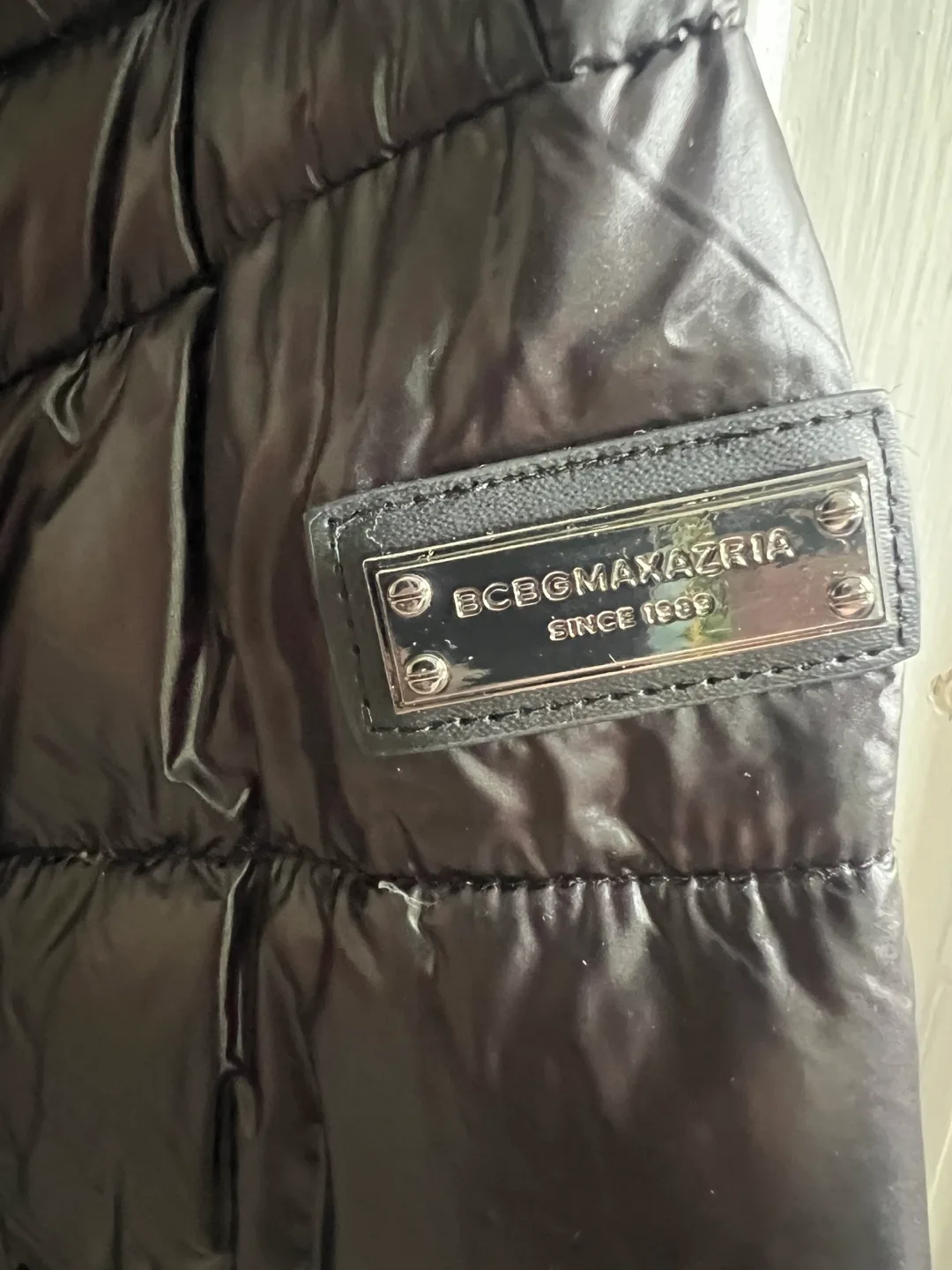 BCBGMAXAZRIA Packable Premium Down Jacket - Size M image indicator(2)