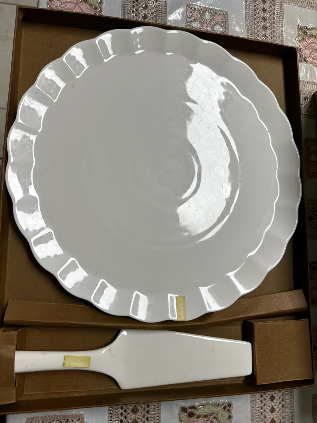 Heritage Cake Plate & Server Set image indicator(2)