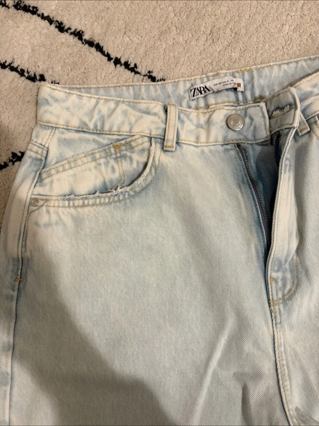 Zara high waisted mom jeans (size 8) thumbnail
