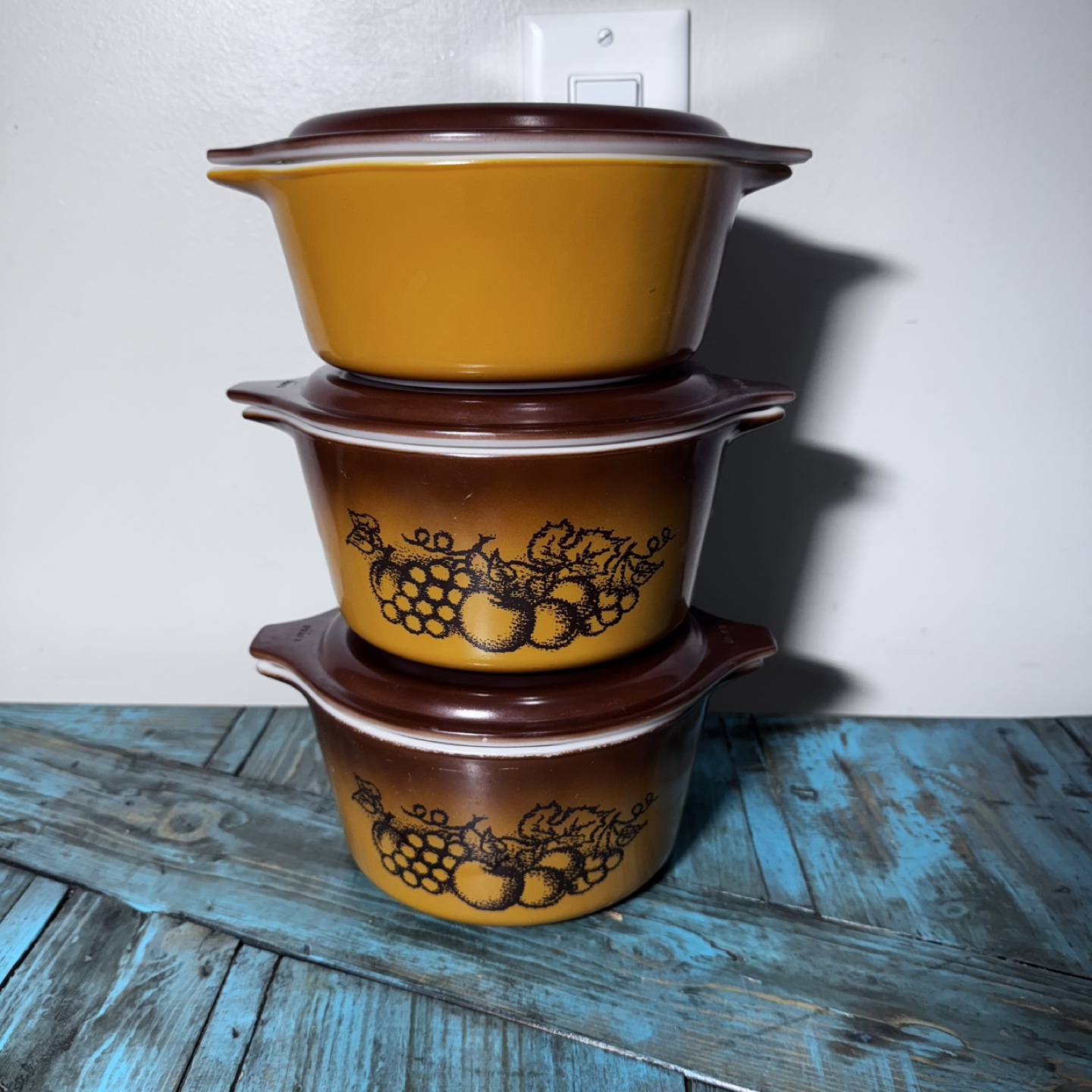 Pyrex old orchard brown lids