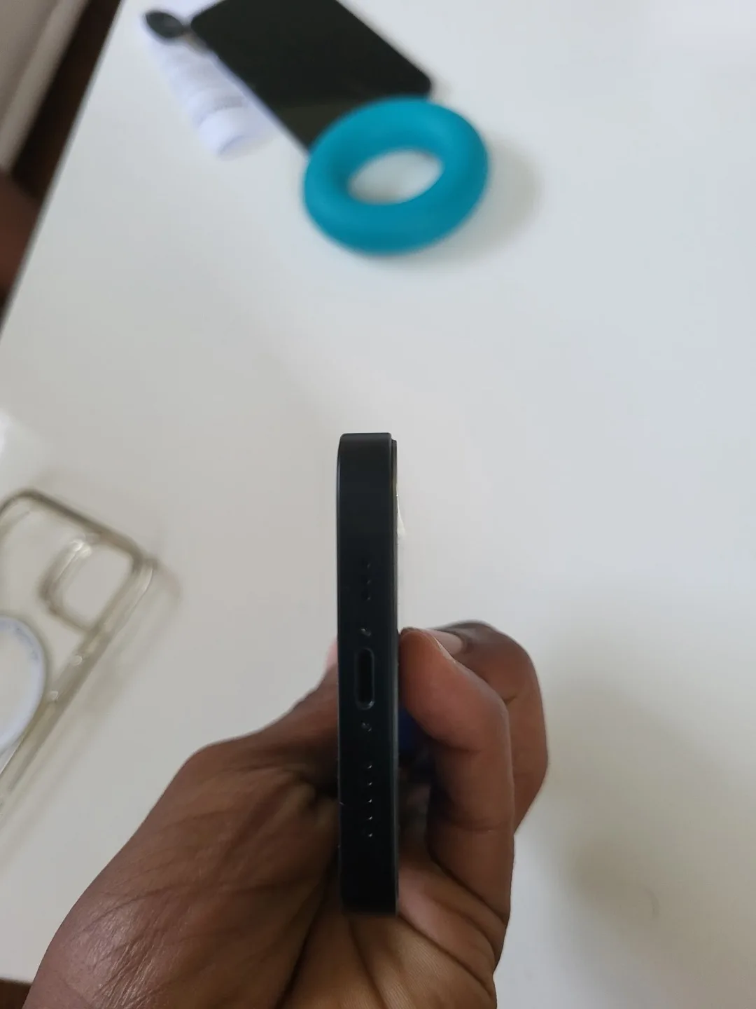 Apple iPhone 14- Black image indicator(2)