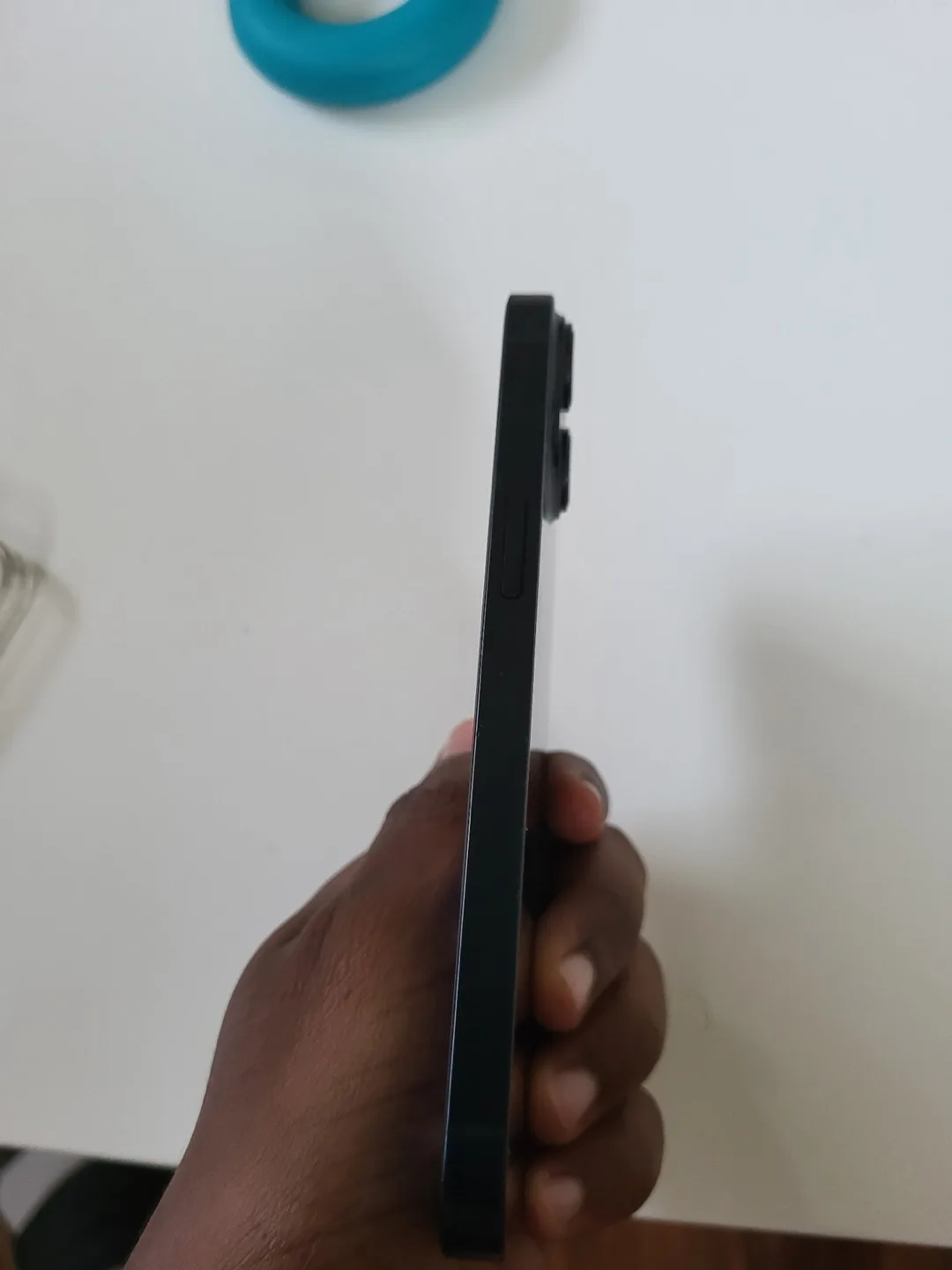 Apple iPhone 14- Black image indicator(4)